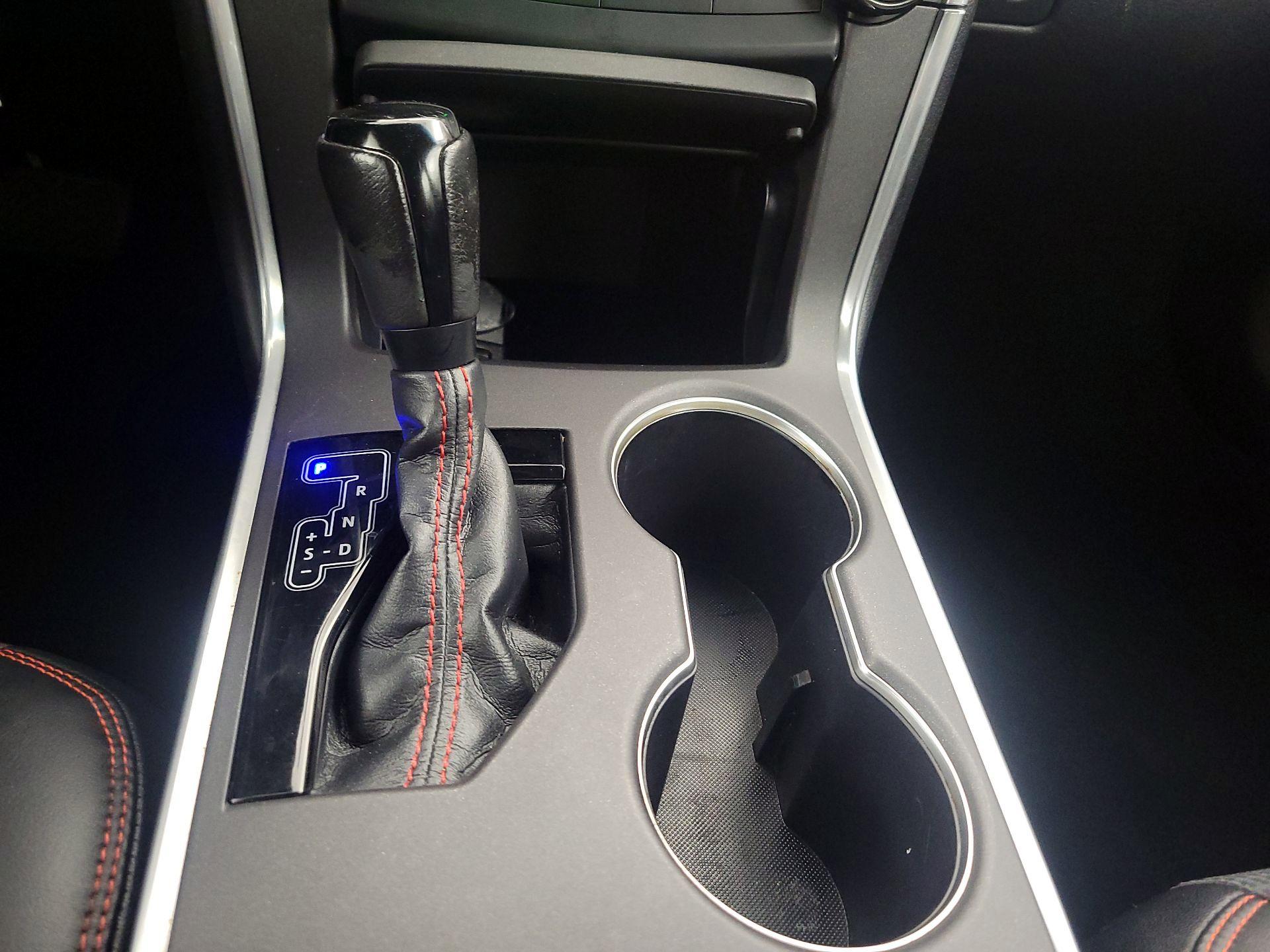 Thumbnail: 2016 Toyota Camry - 17