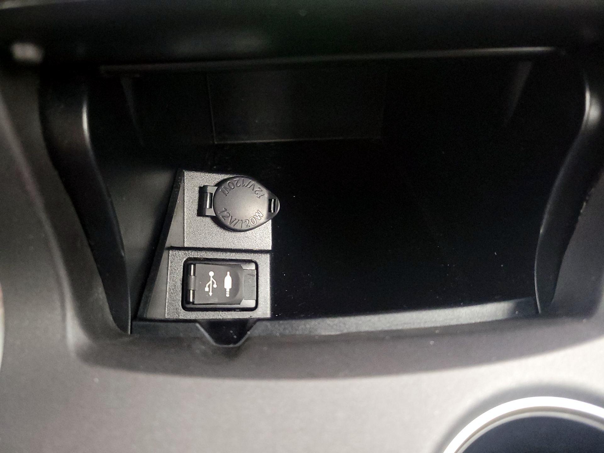 Thumbnail: 2016 Toyota Camry - 18