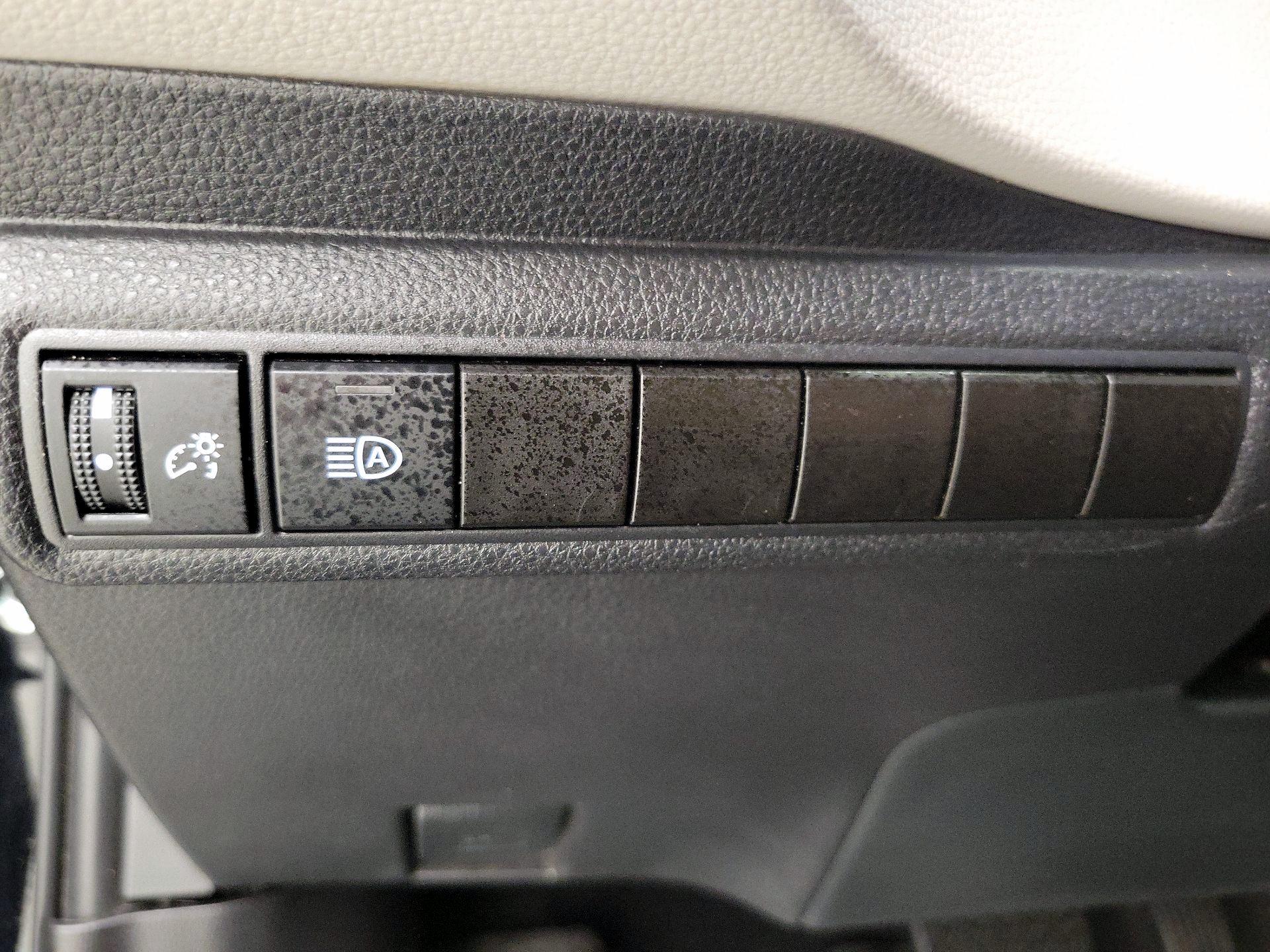 Thumbnail: 2025 Toyota Corolla - 13