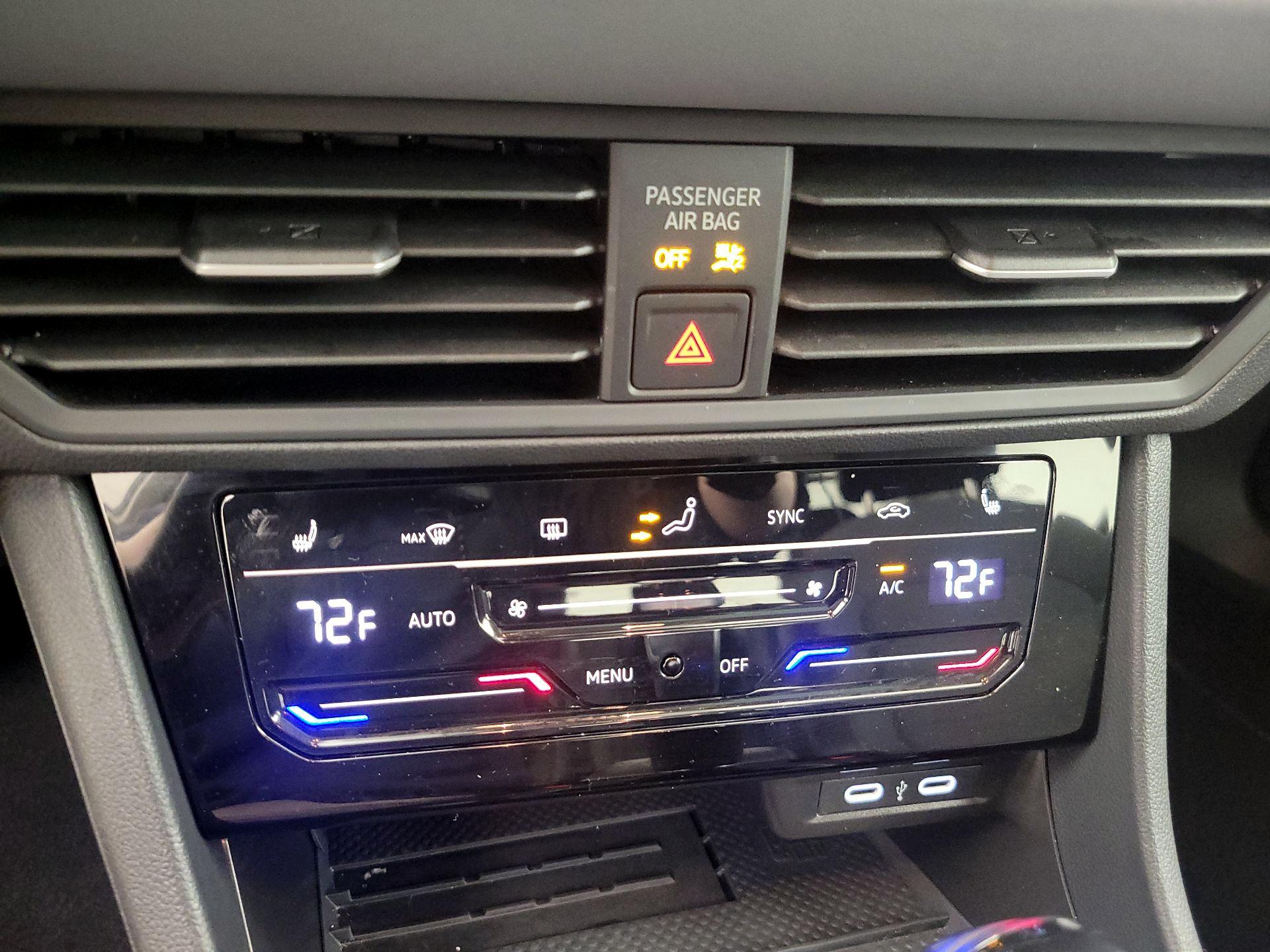 Thumbnail: 2025 Volkswagen Jetta - 17