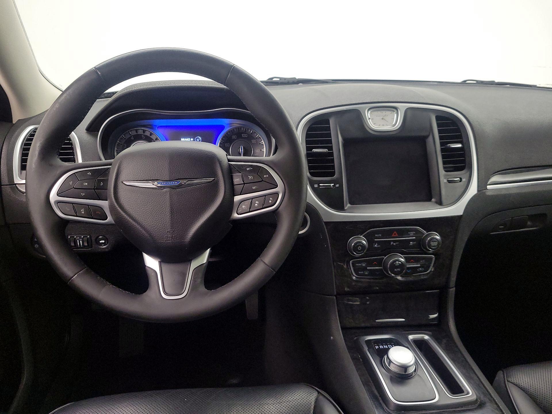 Thumbnail: 2023 Chrysler 300 - 10