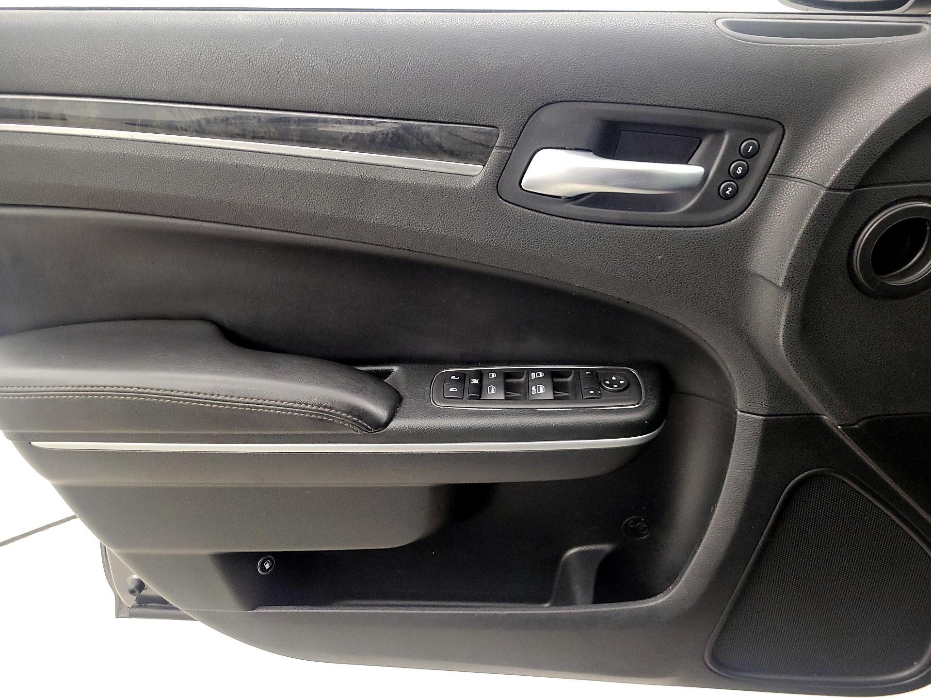 Thumbnail: 2023 Chrysler 300 - 12