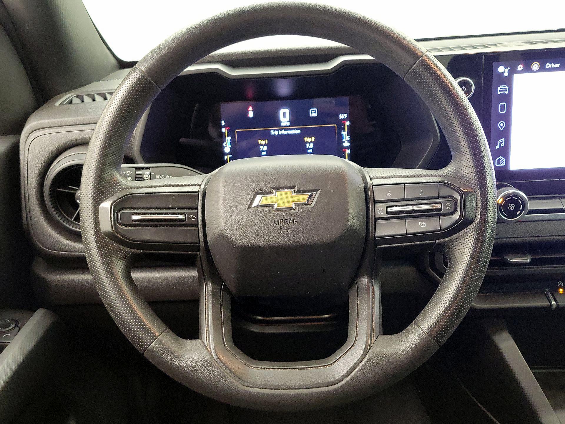 Thumbnail: 2023 Chevrolet Colorado - 10