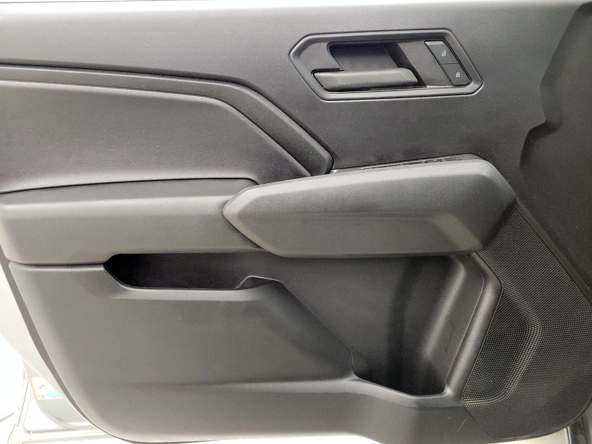 Thumbnail: 2023 Chevrolet Colorado - 12