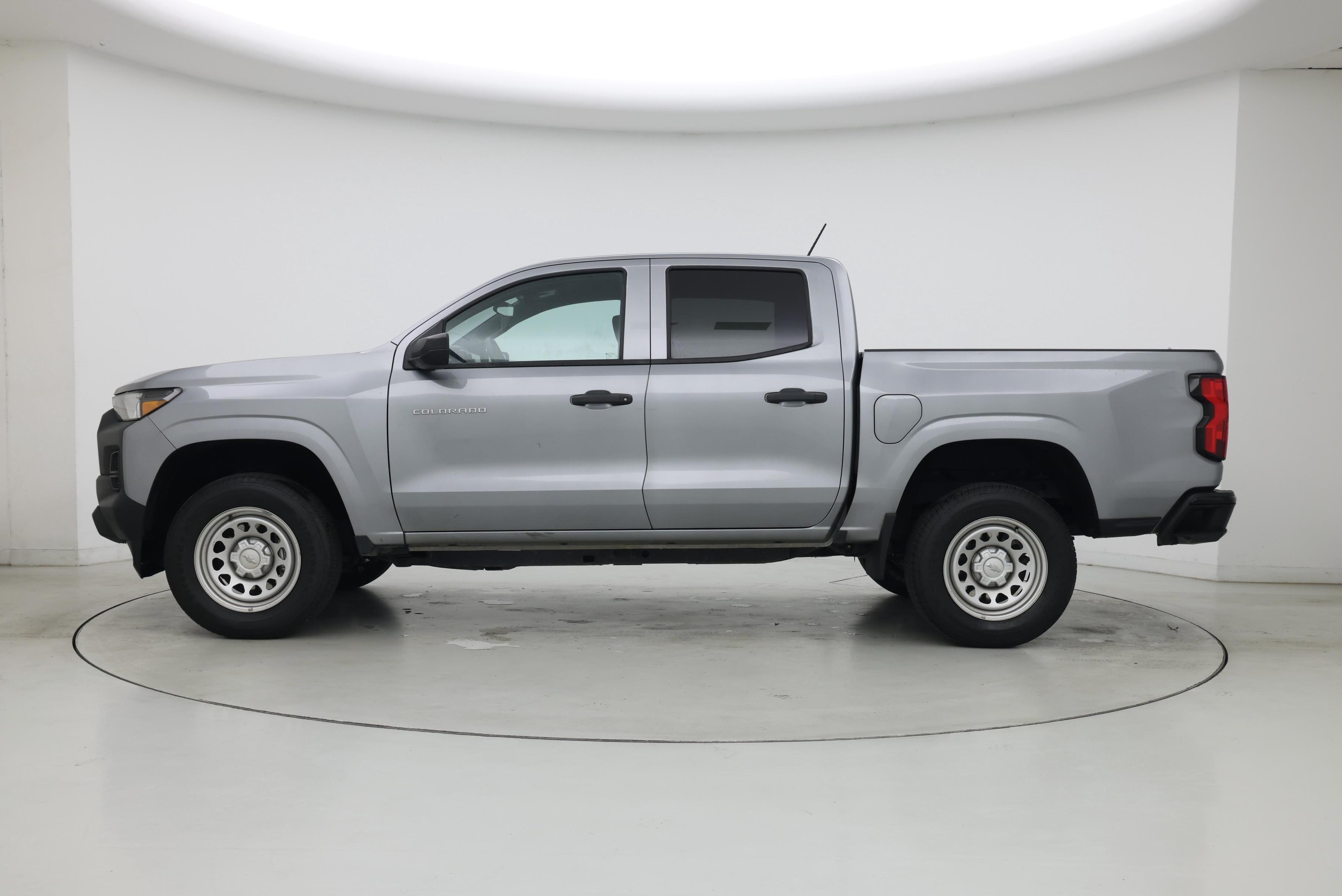 Thumbnail: 2023 Chevrolet Colorado - 3