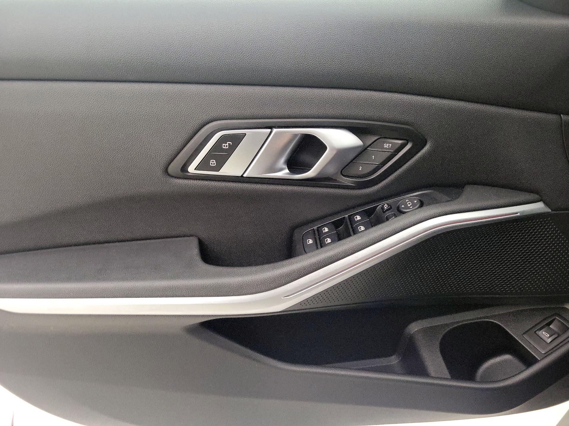 Thumbnail: 2021 BMW 3 Series - 12