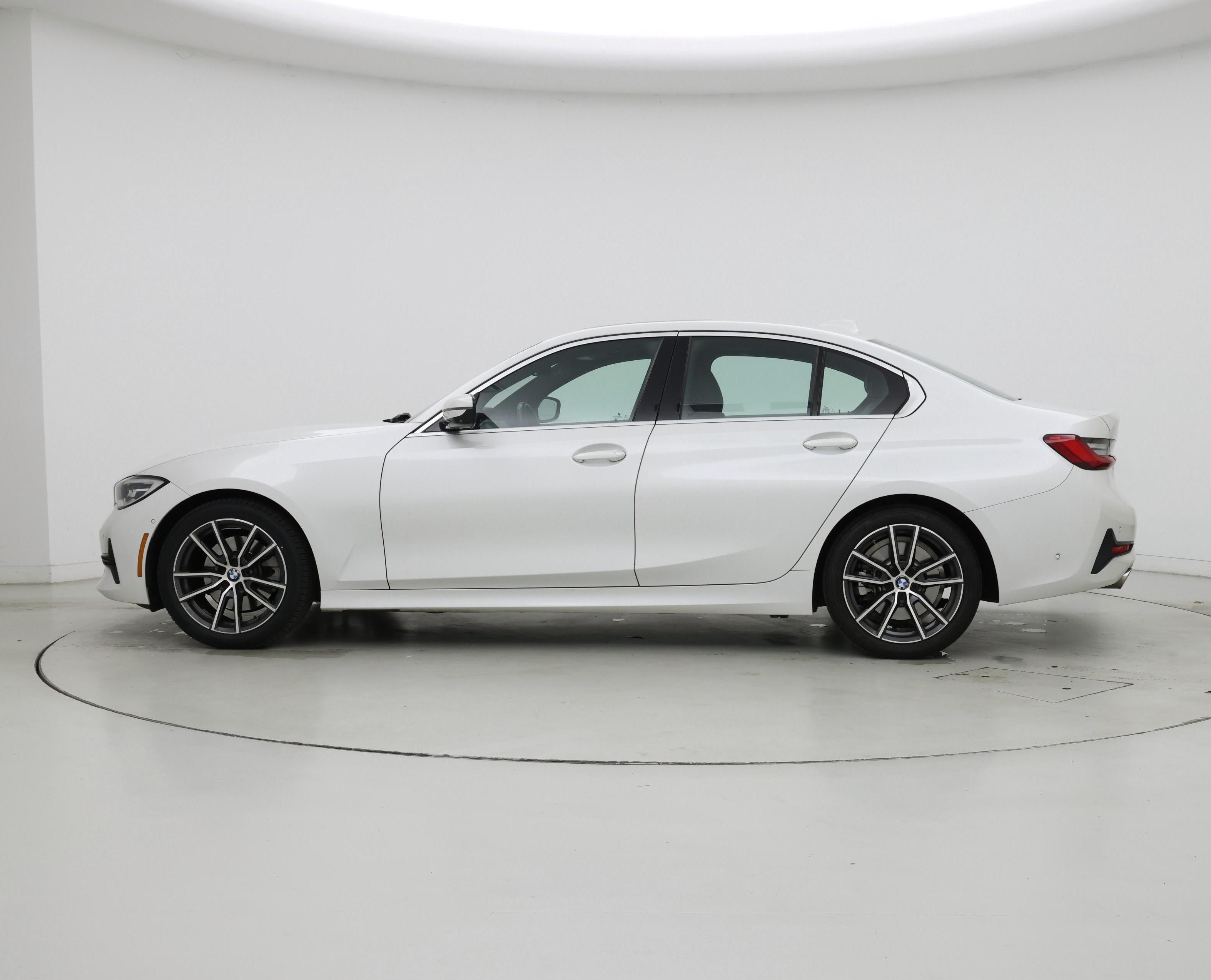 Thumbnail: 2021 BMW 3 Series - 3