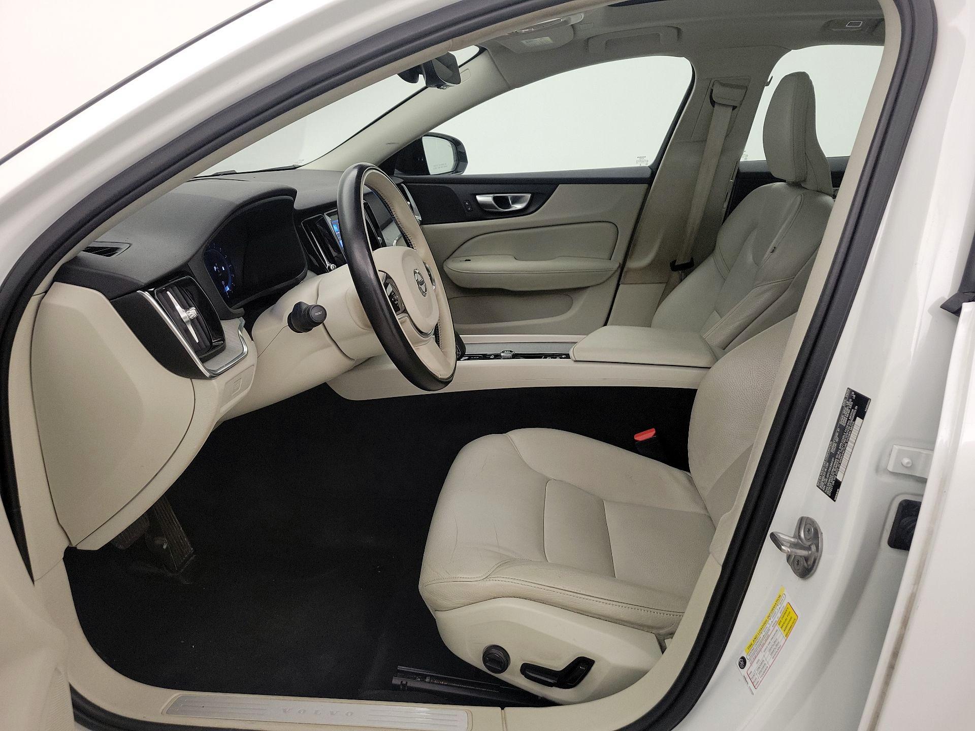 Thumbnail: 2025 Volvo S60 - 11