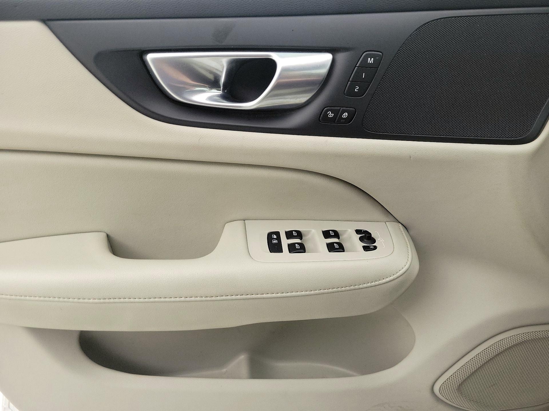 Thumbnail: 2025 Volvo S60 - 12