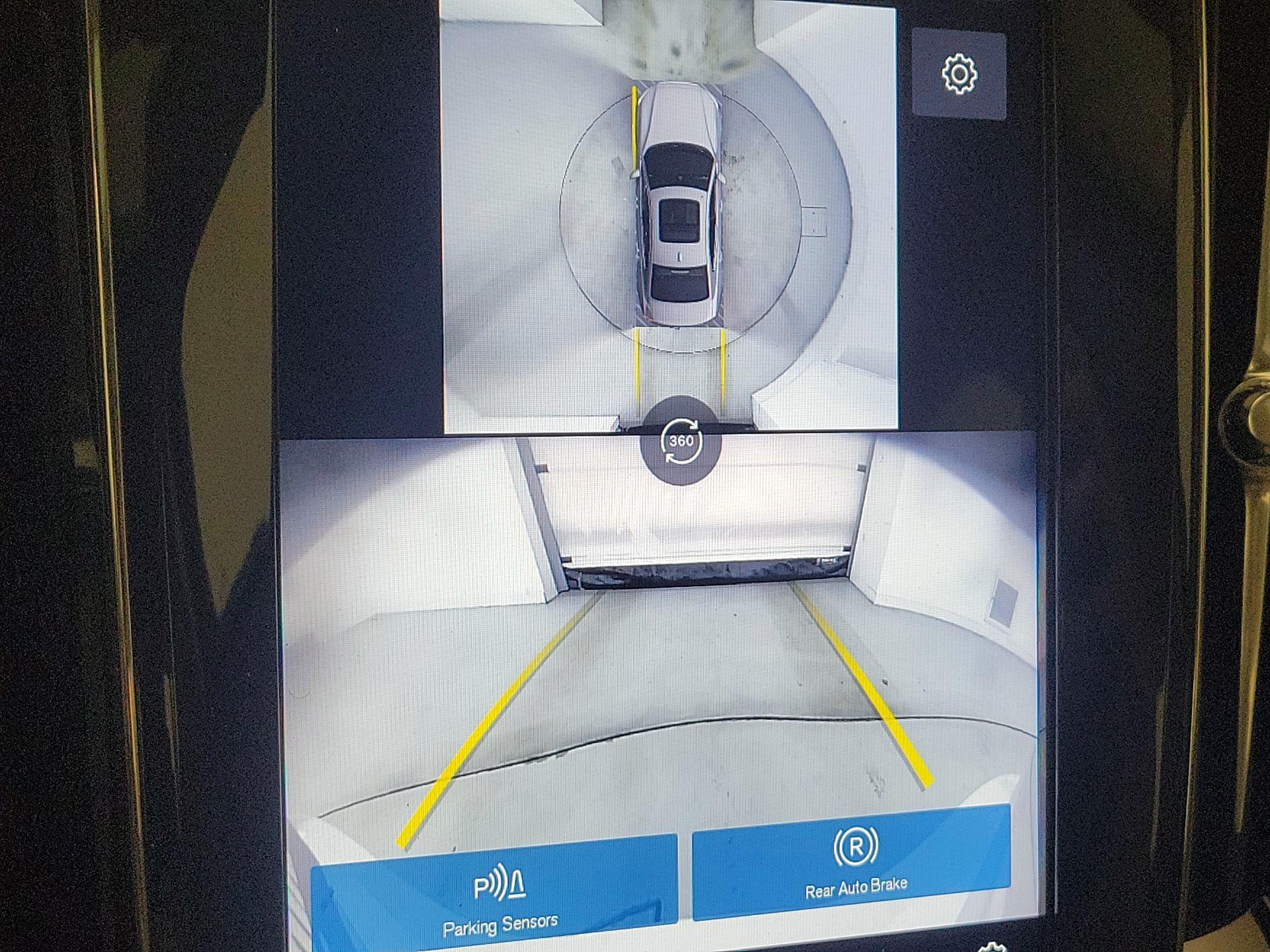 Thumbnail: 2025 Volvo S60 - 15