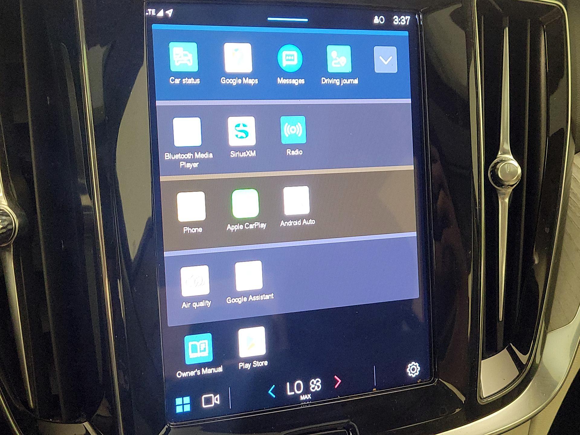 Thumbnail: 2025 Volvo S60 - 16