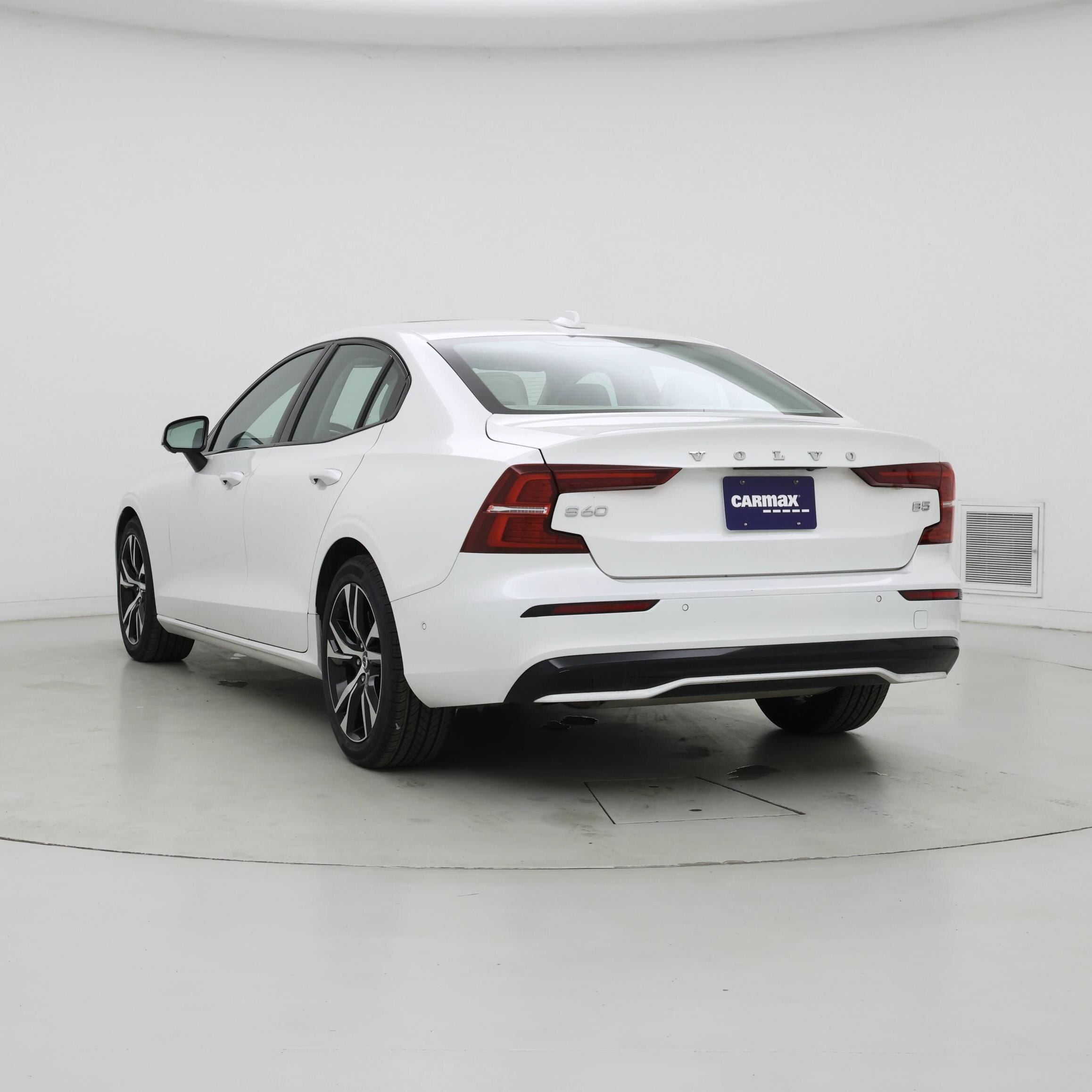 Thumbnail: 2025 Volvo S60 - 2