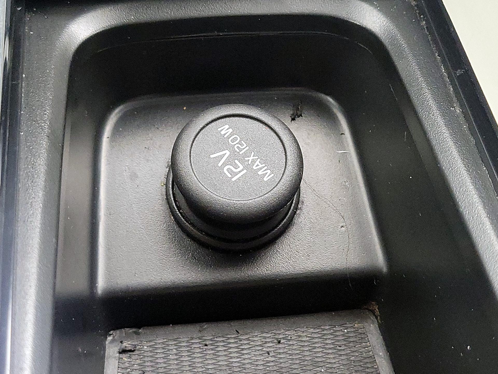 Thumbnail: 2025 Volvo S60 - 19