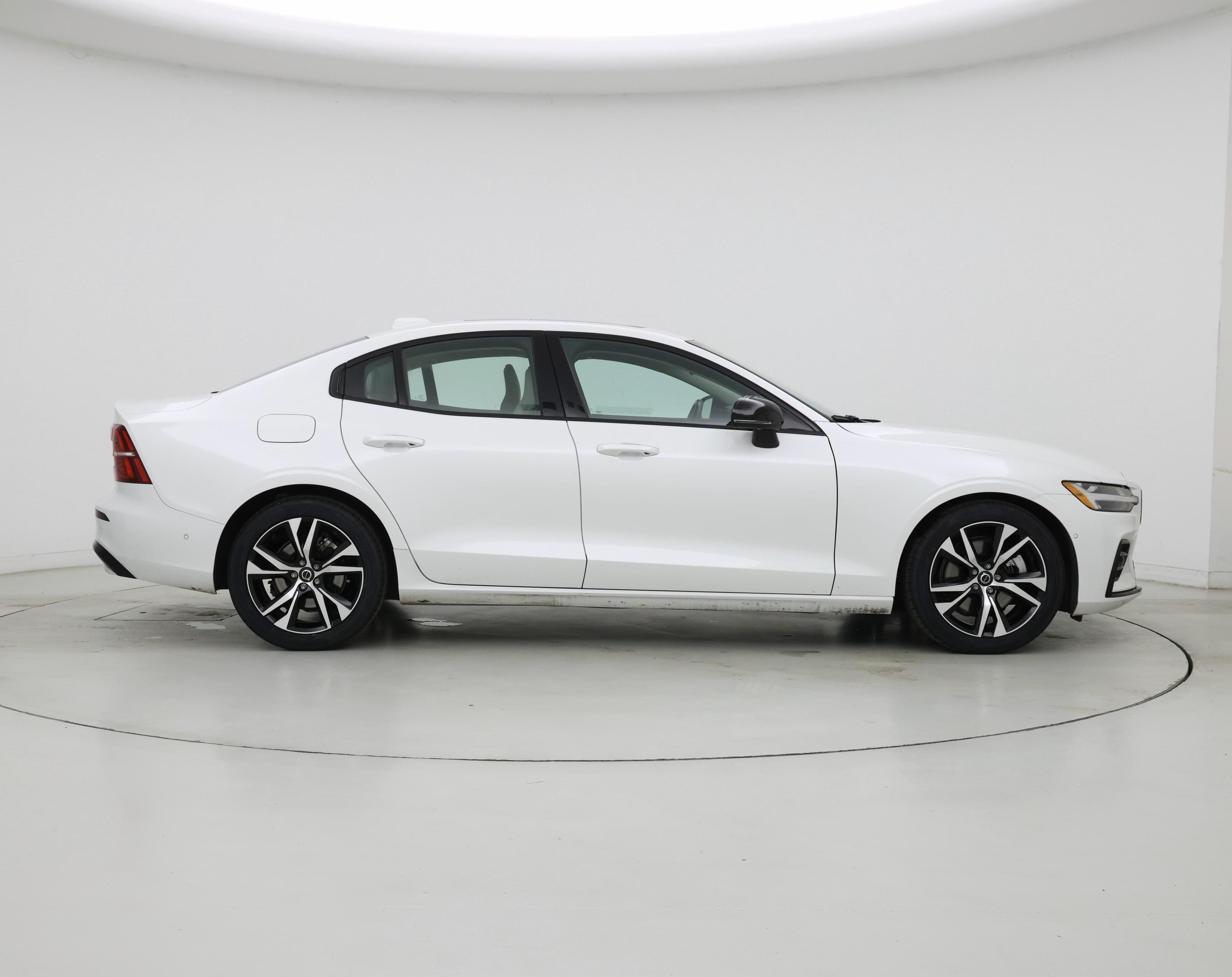 Thumbnail: 2025 Volvo S60 - 7