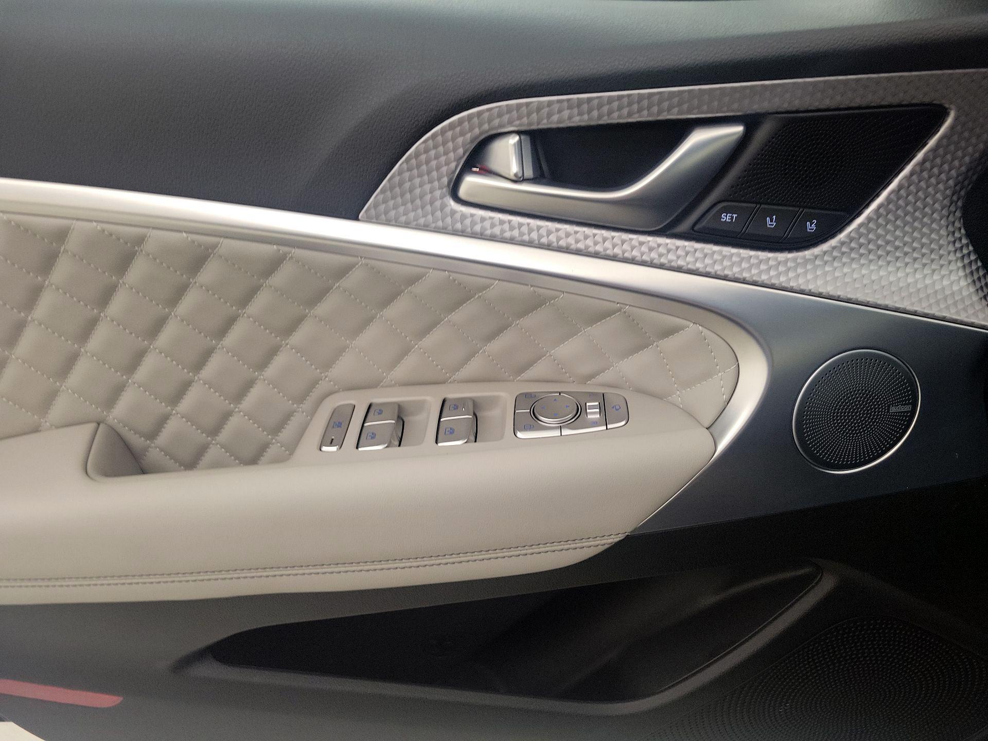 Thumbnail: 2023 Genesis G70 - 12