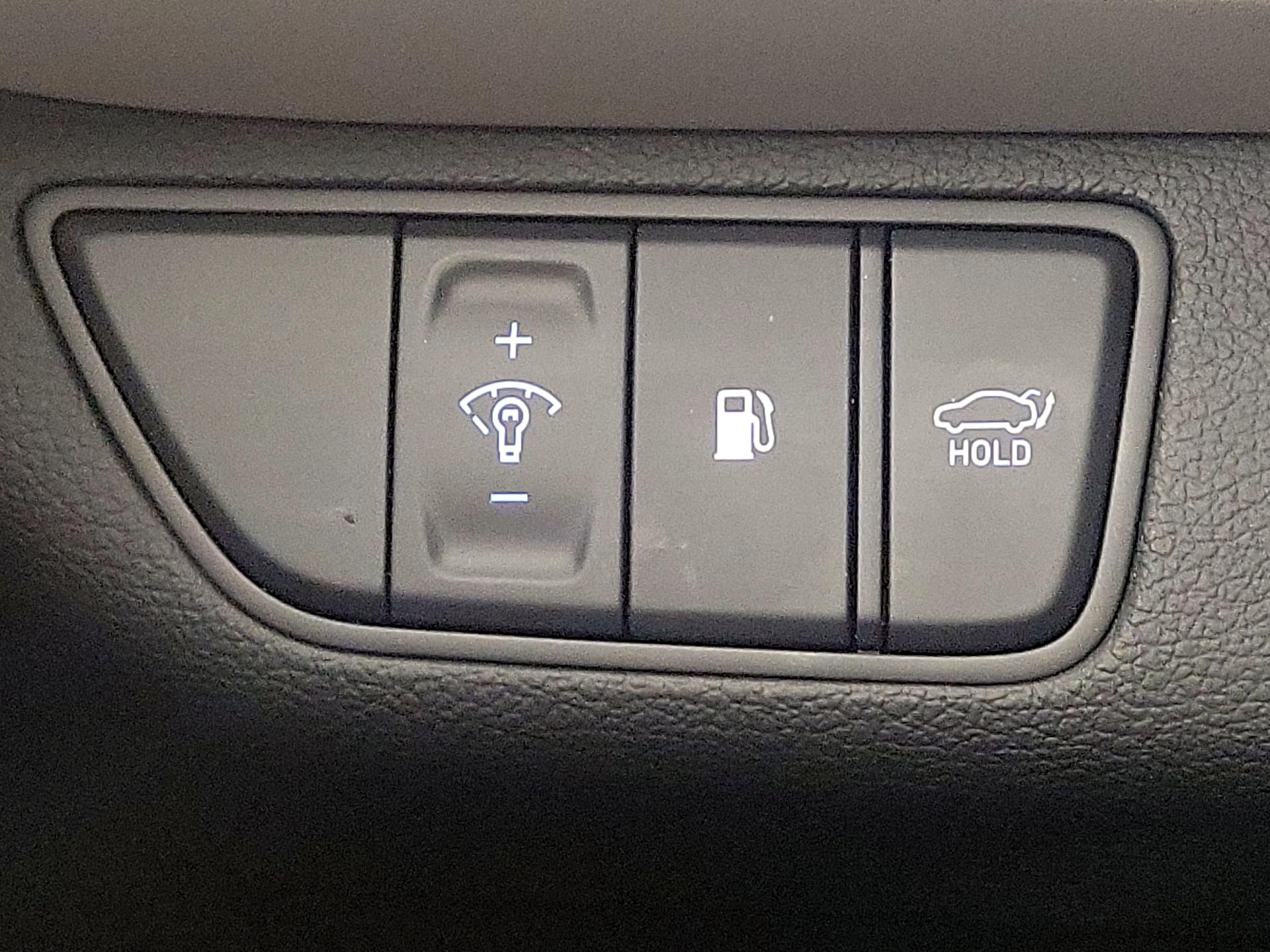 Thumbnail: 2023 Genesis G70 - 13