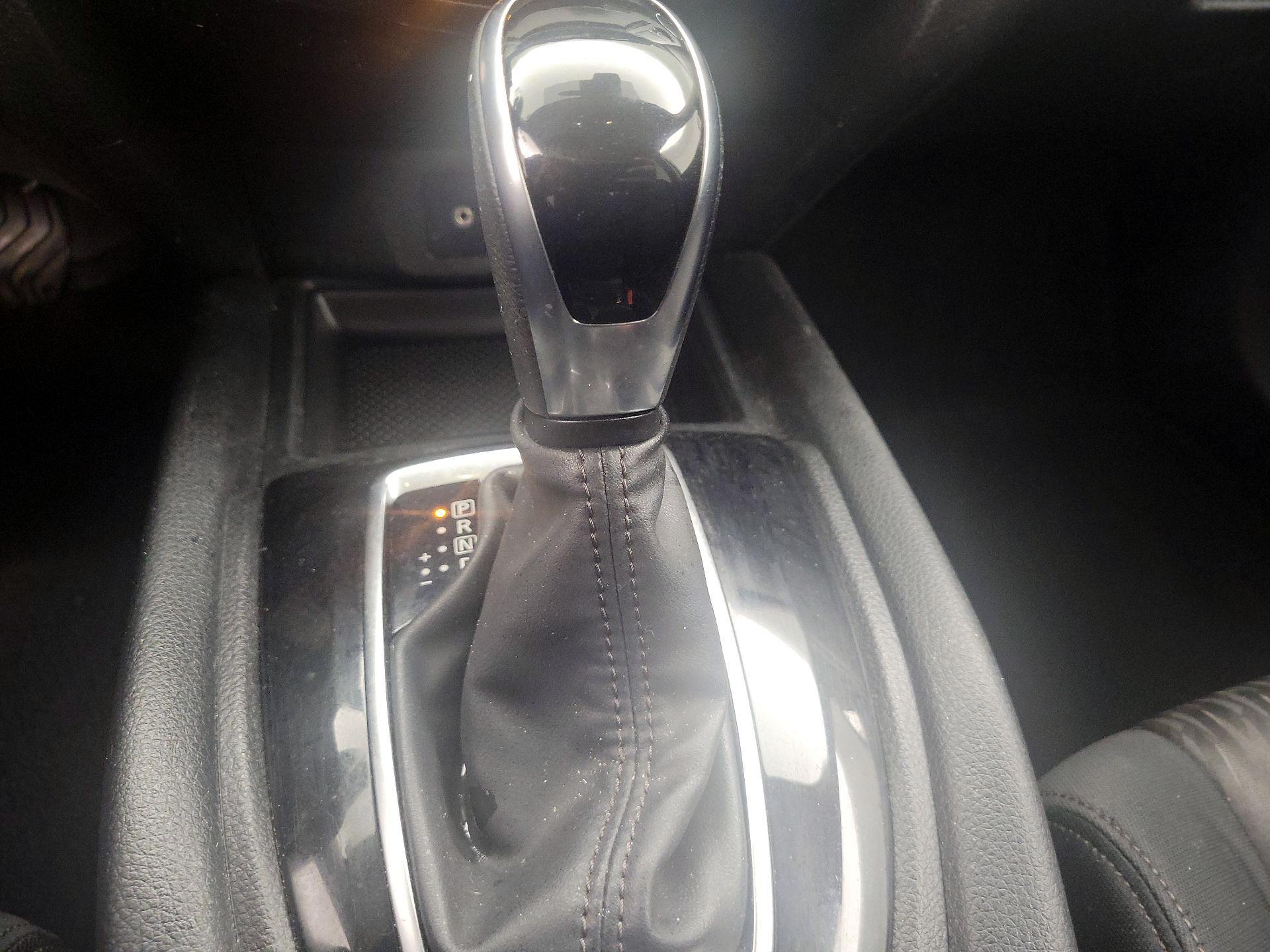 Thumbnail: 2020 Nissan Rogue - 17