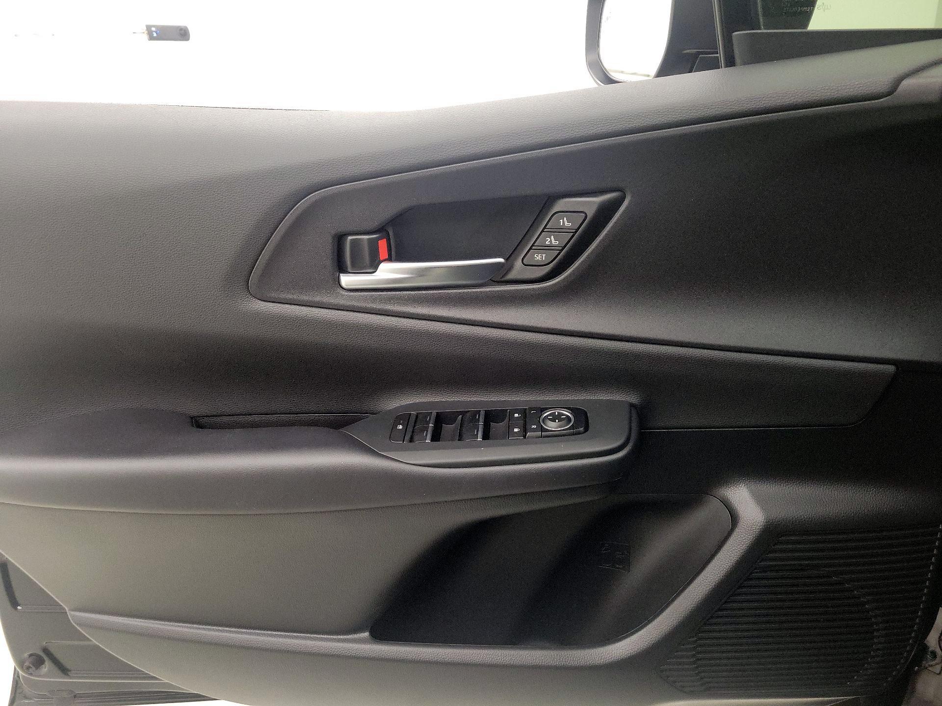 Thumbnail: 2024 Toyota Prius Prime - 12