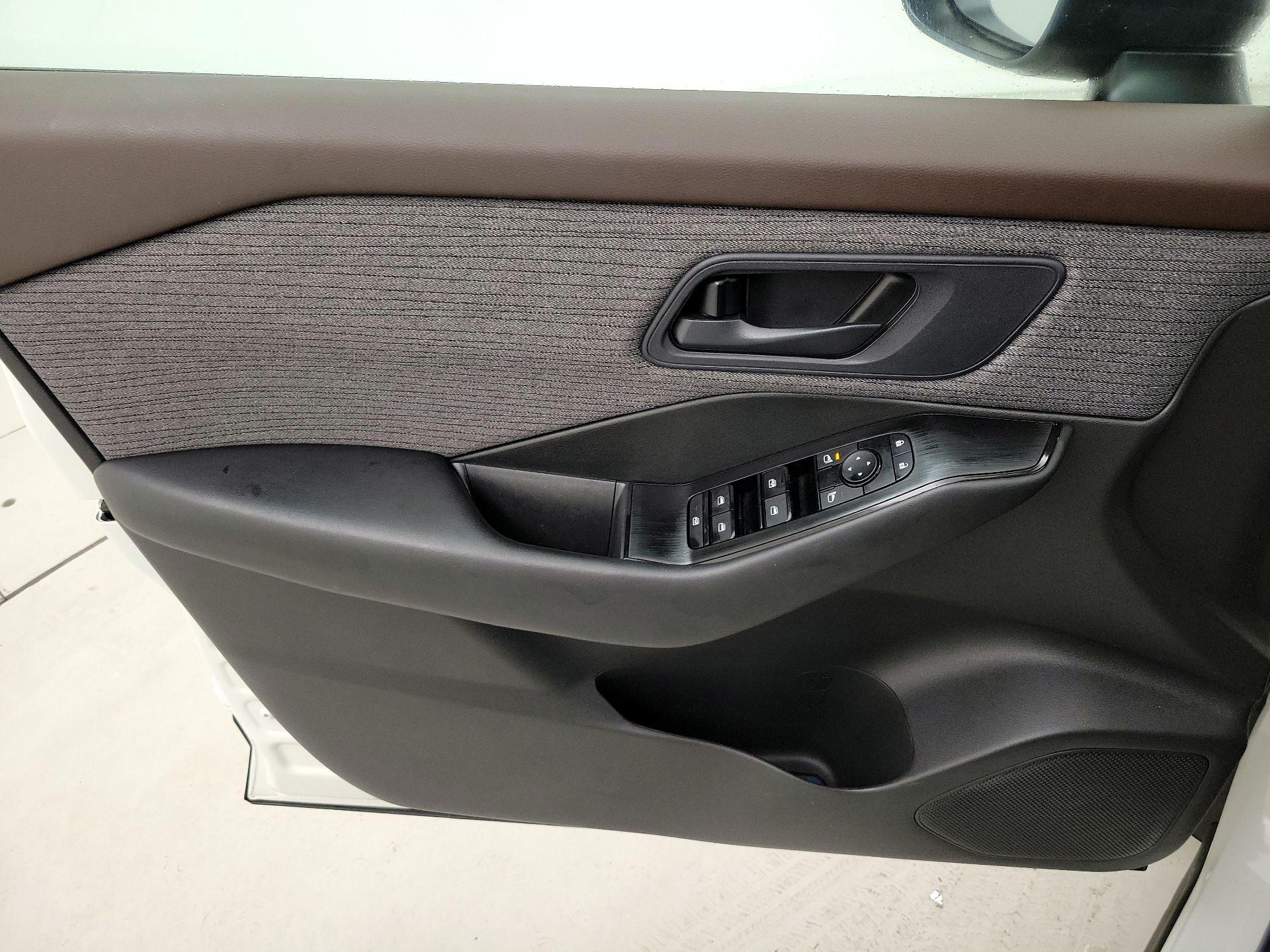 Thumbnail: 2023 Nissan Rogue - 12