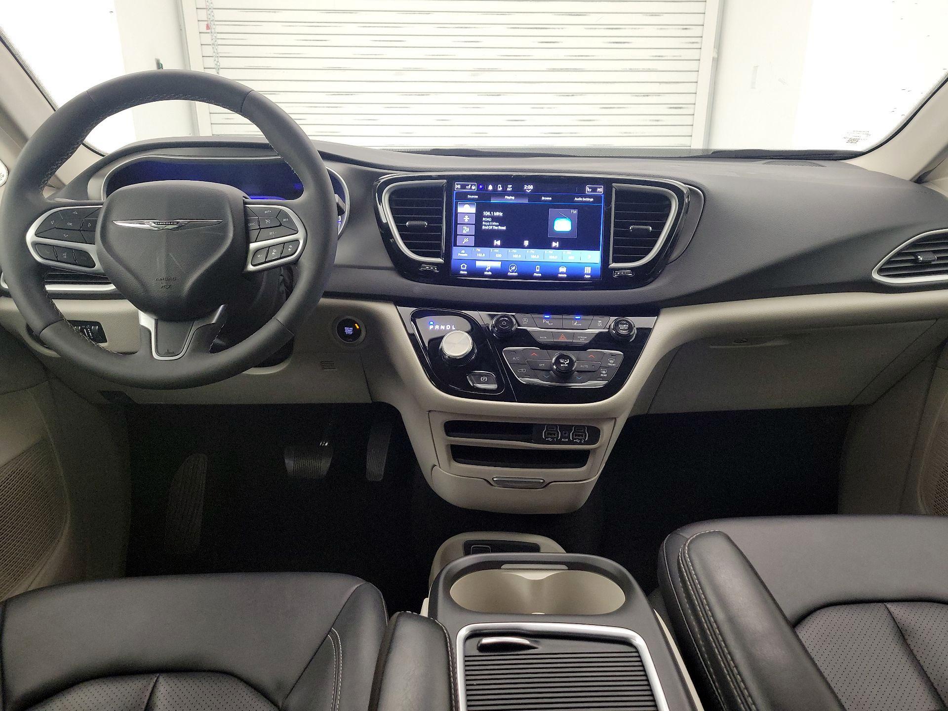 Thumbnail: 2024 Chrysler Pacifica - 9