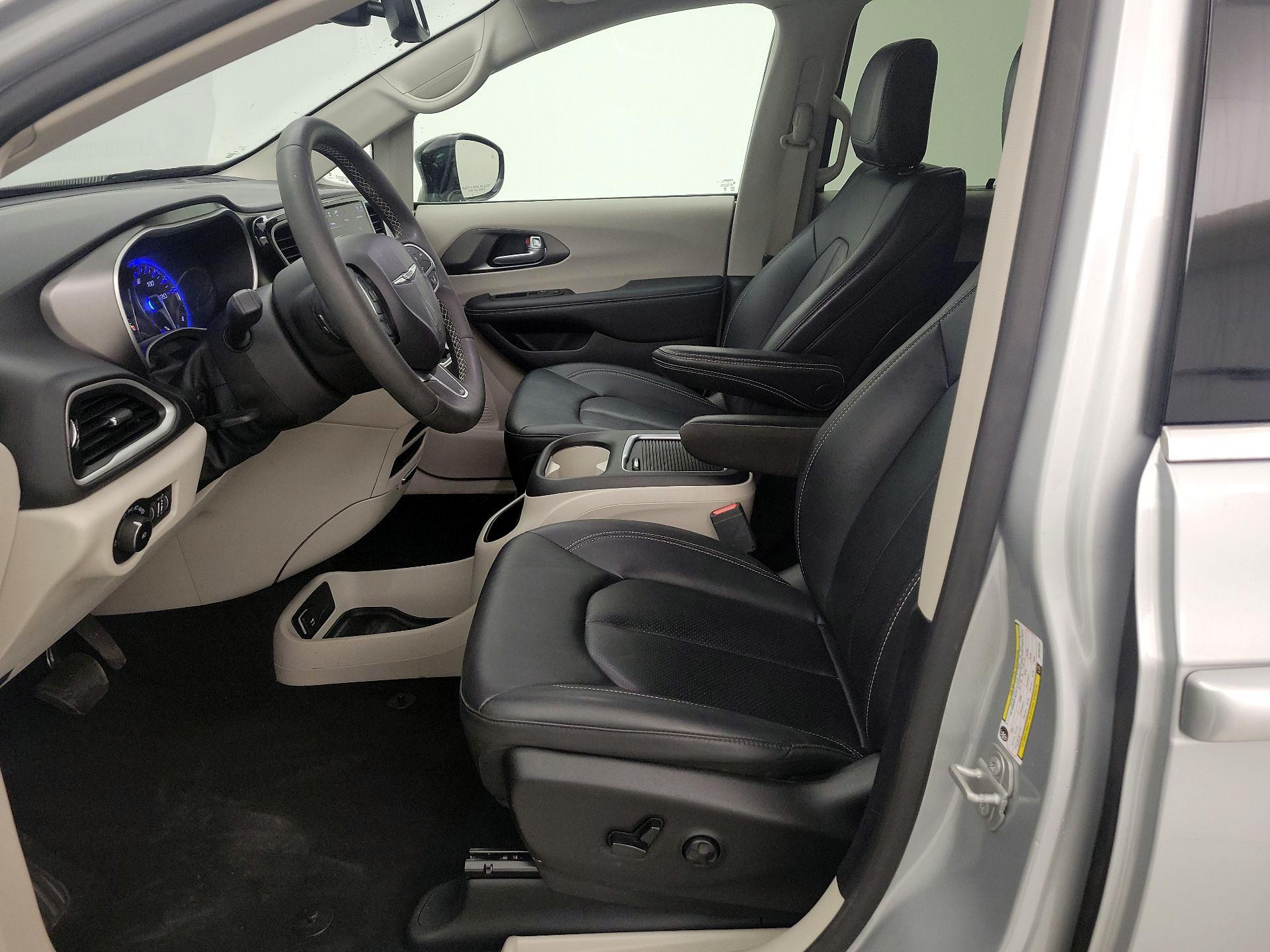 Thumbnail: 2024 Chrysler Pacifica - 11