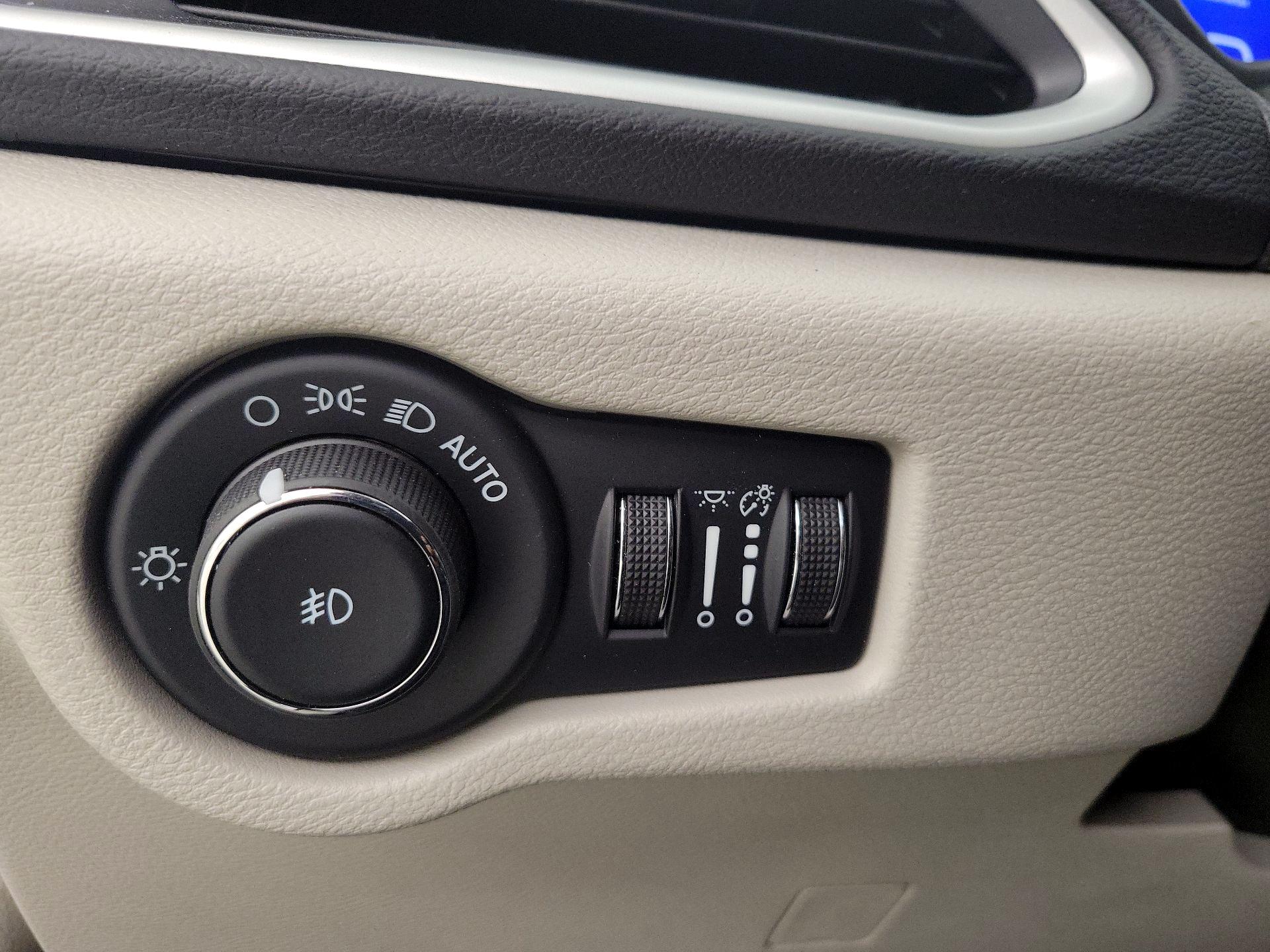 Thumbnail: 2024 Chrysler Pacifica - 13