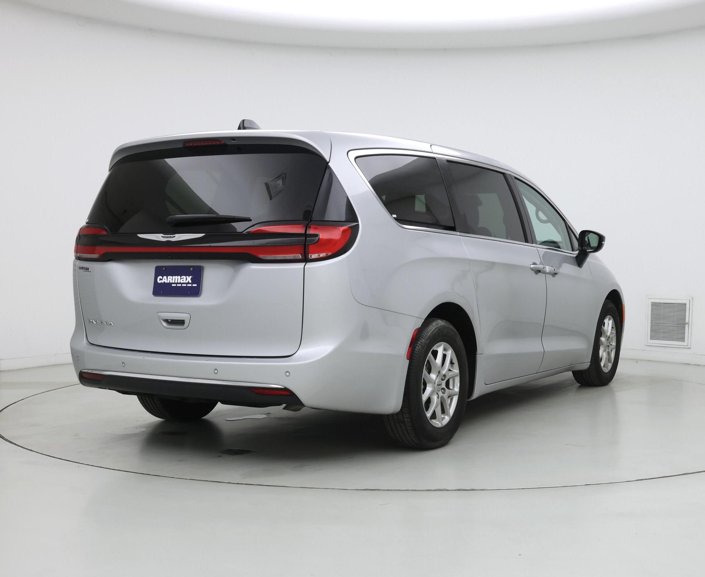 Thumbnail: 2024 Chrysler Pacifica - 8