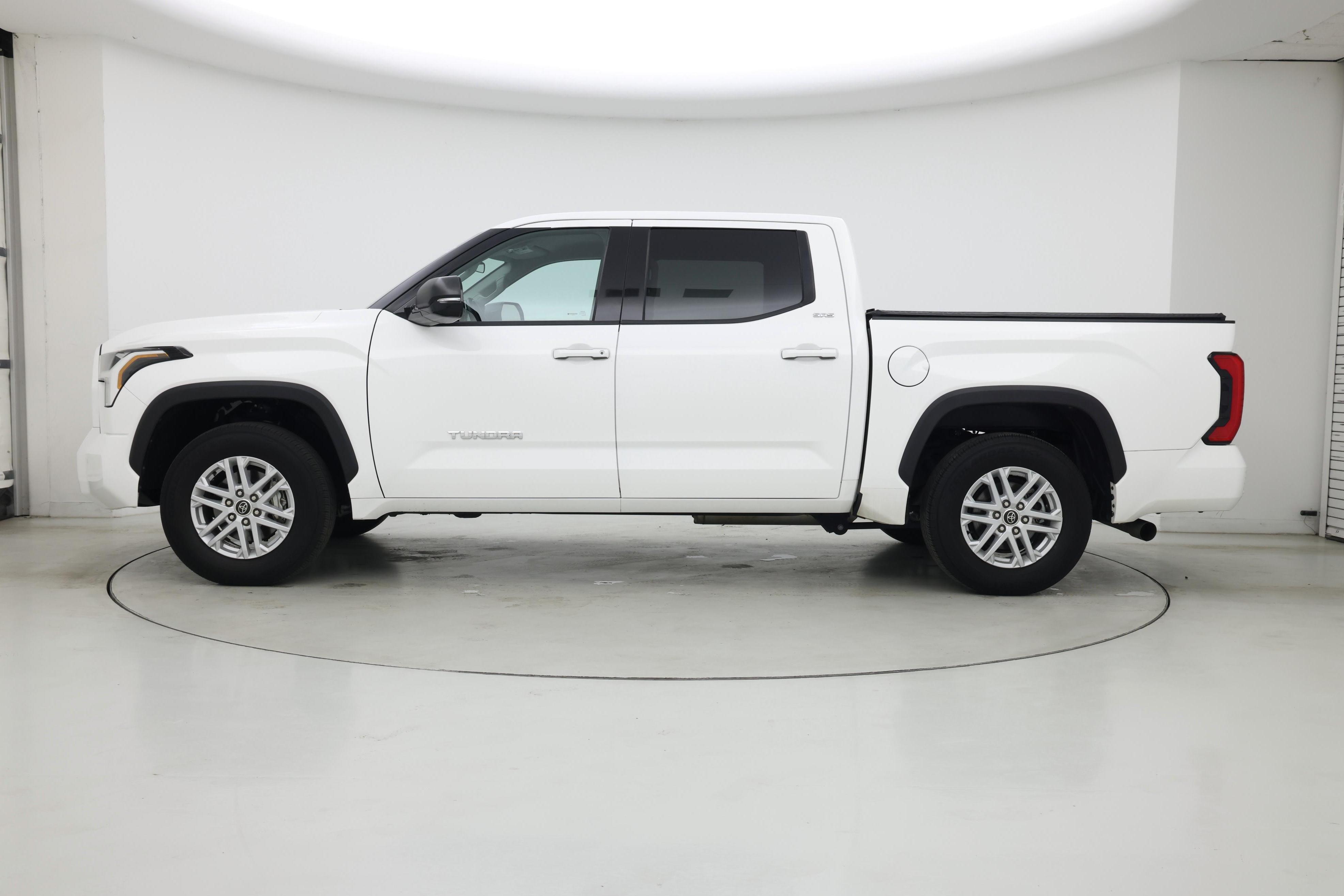Thumbnail: 2022 Toyota Tundra - 3