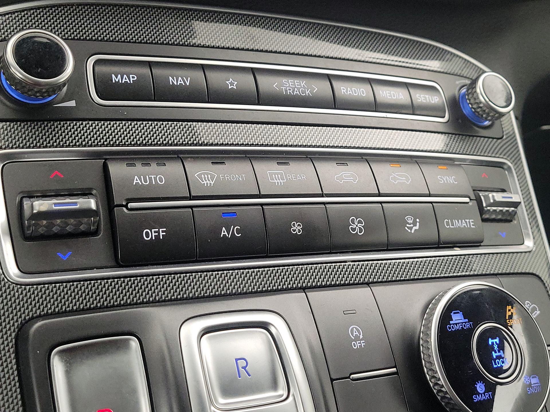 Thumbnail: 2023 Hyundai Santa Fe - 17