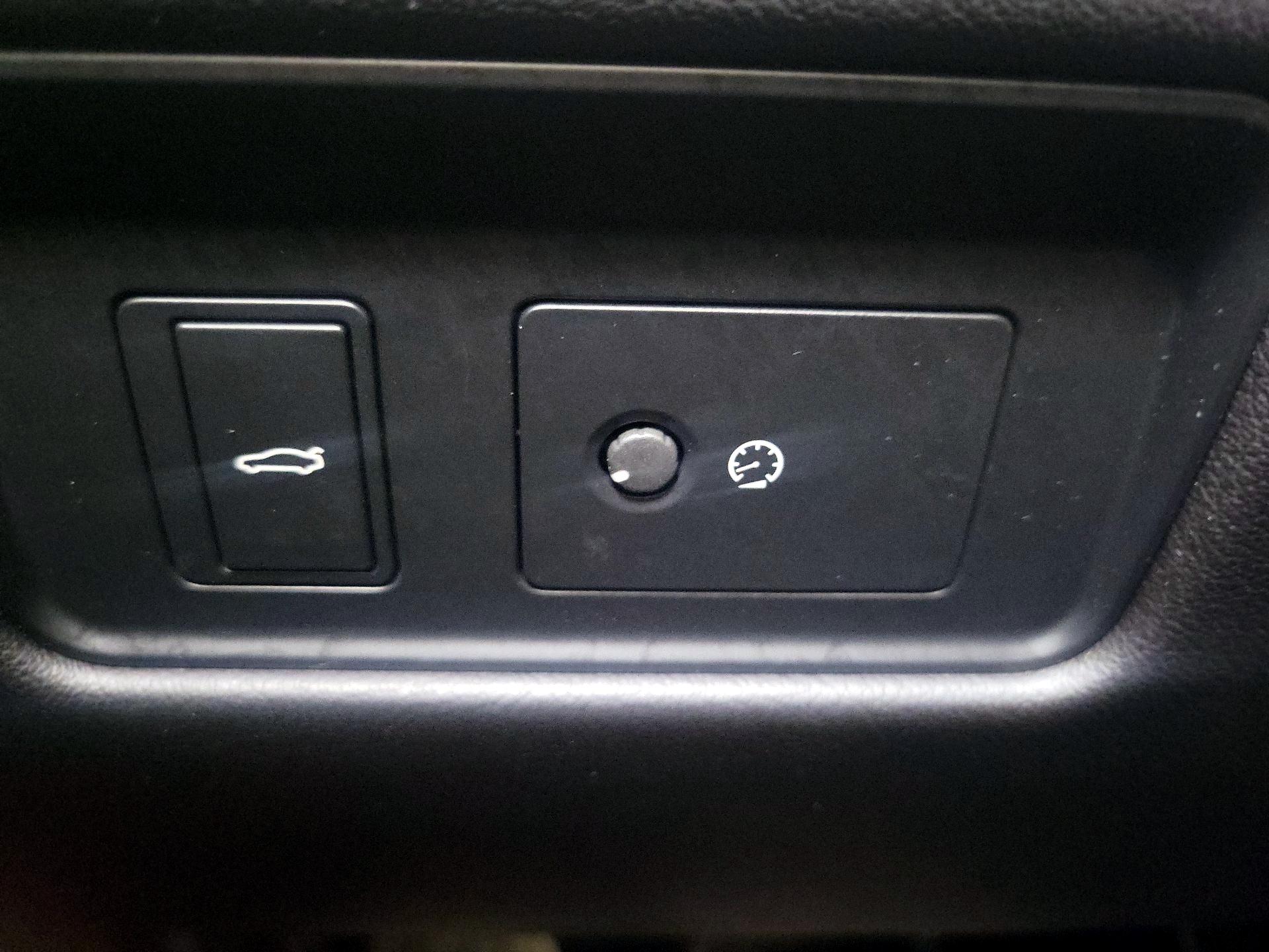 Thumbnail: 2022 Jaguar XF - 13