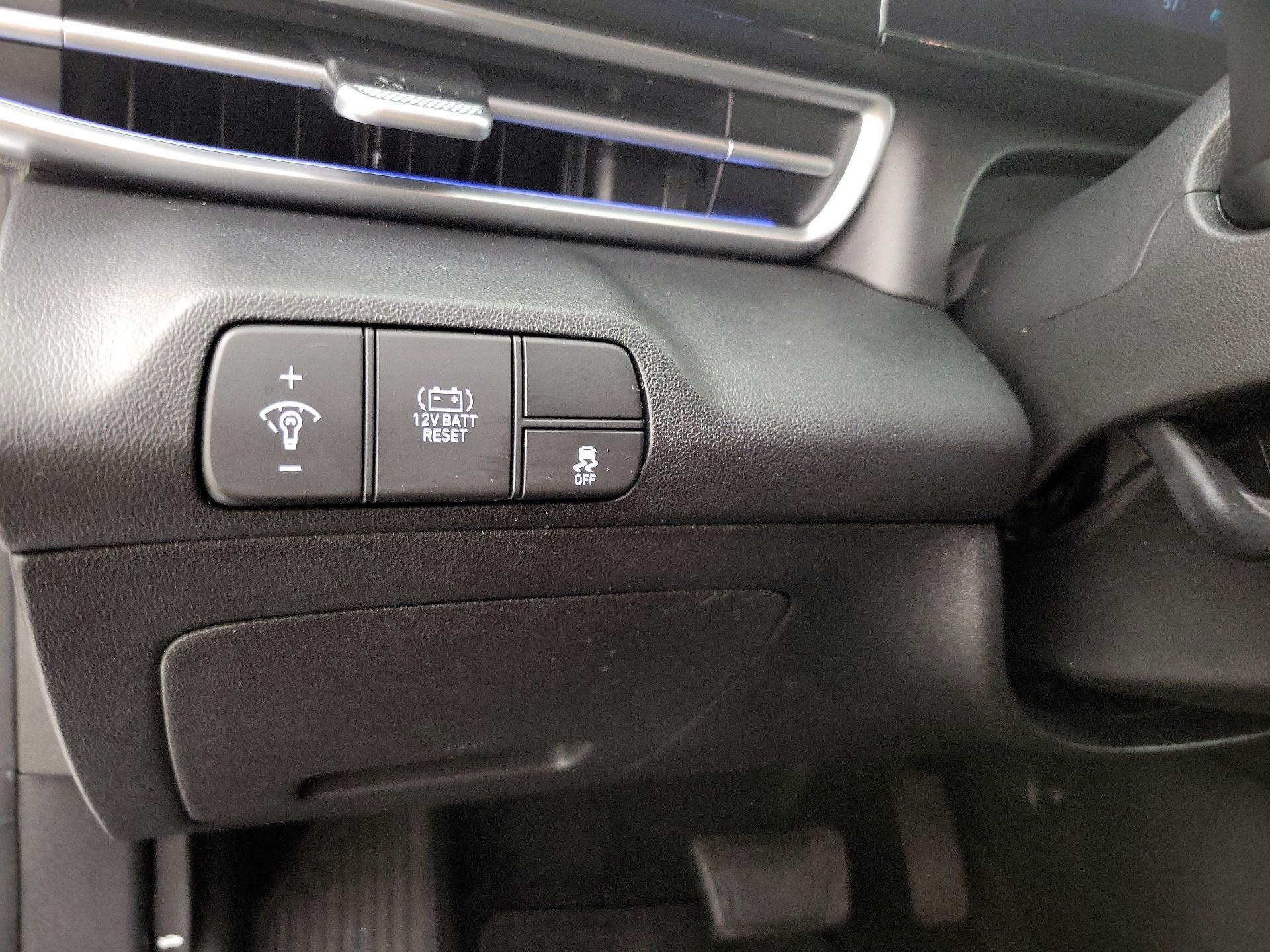 Thumbnail: 2024 Hyundai Elantra - 13