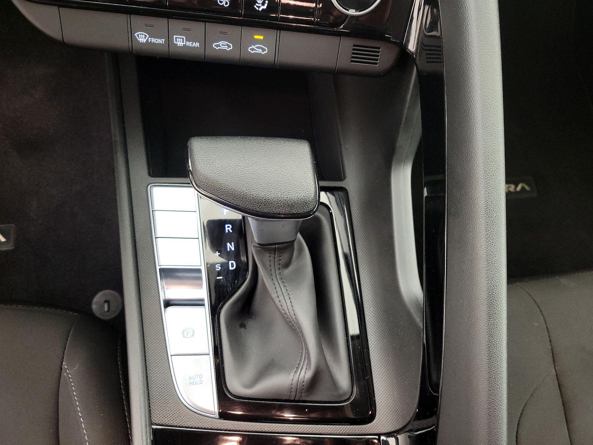 Thumbnail: 2024 Hyundai Elantra - 18