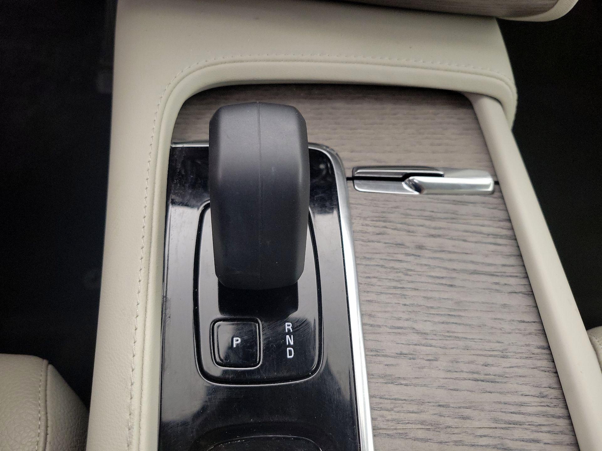 Thumbnail: 2023 Volvo XC90 - 18