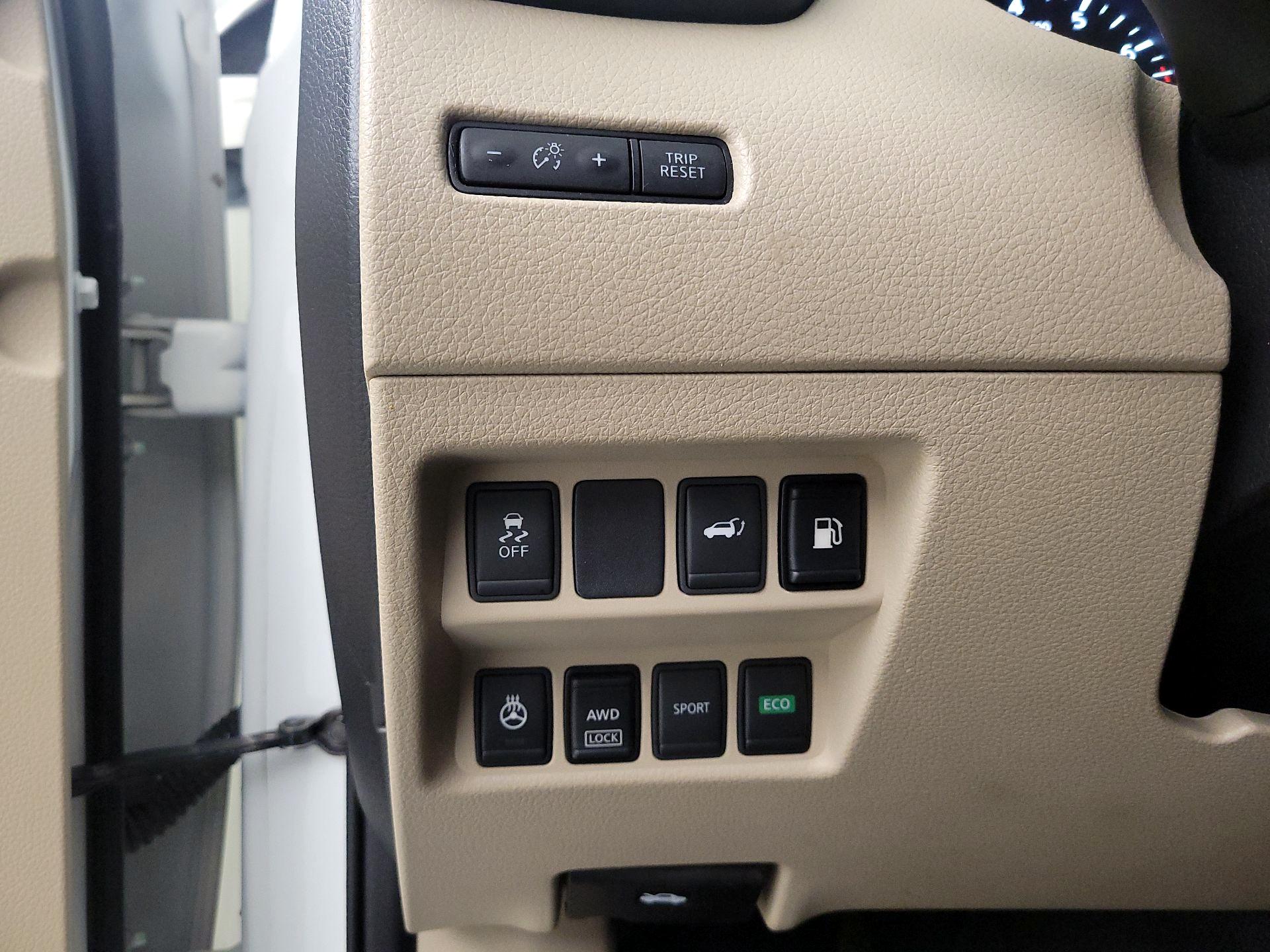 Thumbnail: 2018 Nissan Rogue - 13