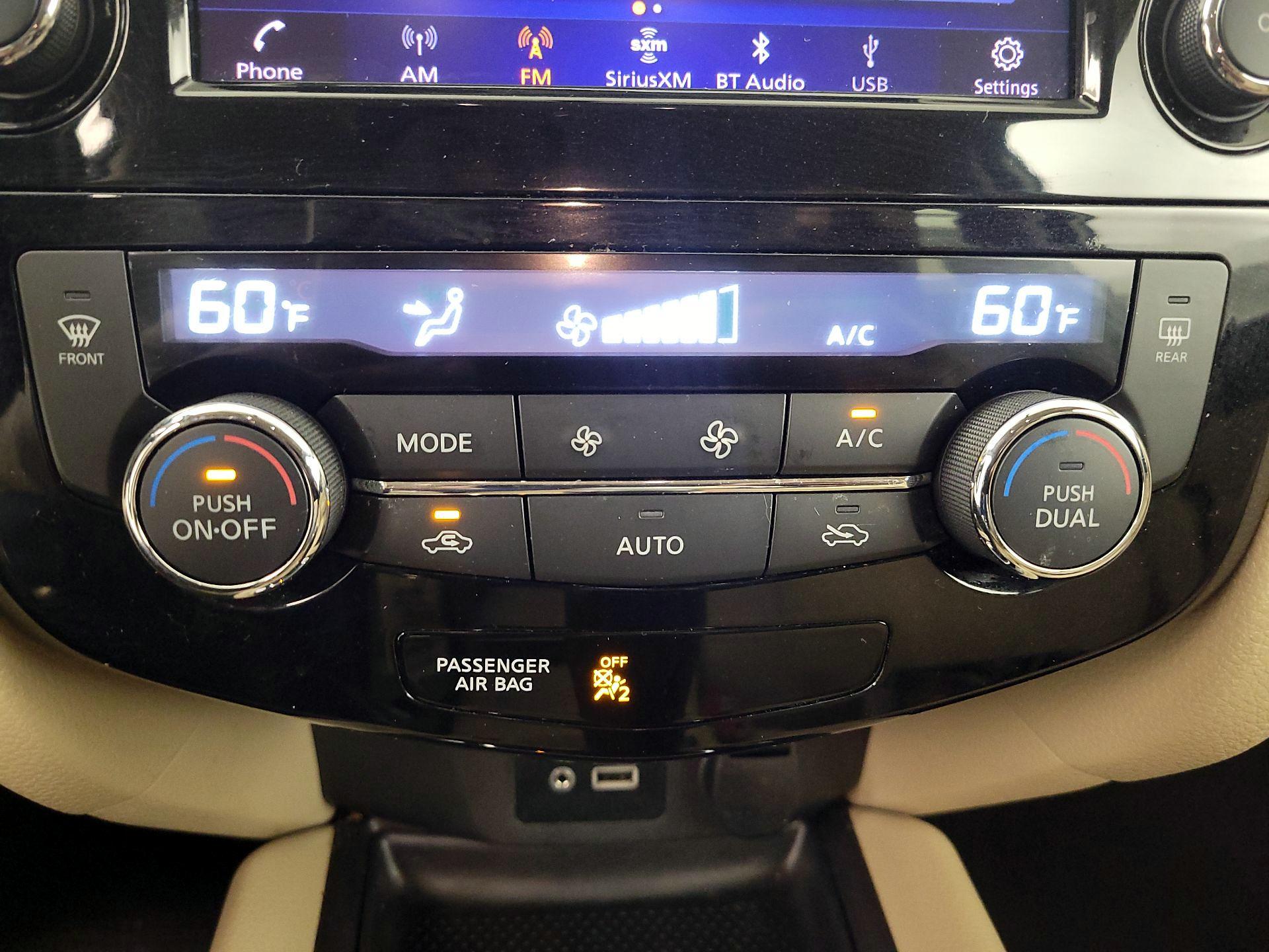 Thumbnail: 2018 Nissan Rogue - 17