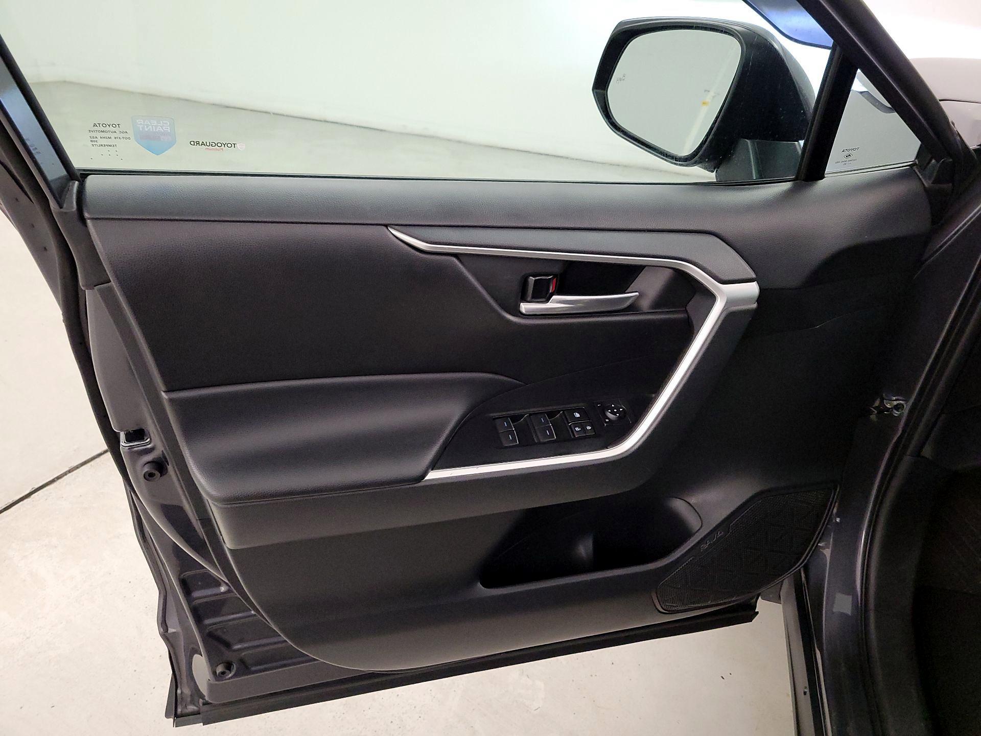 Thumbnail: 2023 Toyota RAV4 - 12