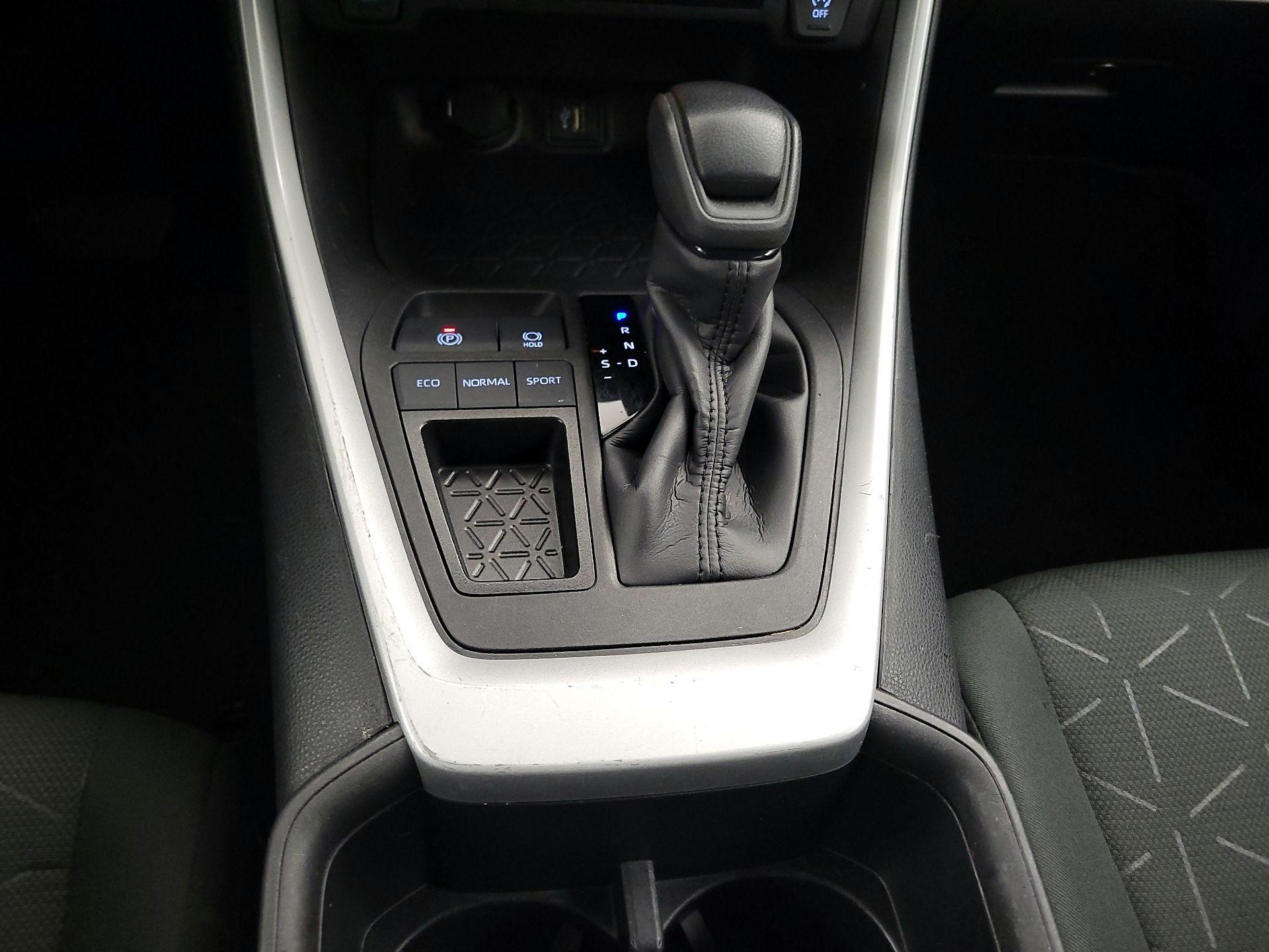 Thumbnail: 2023 Toyota RAV4 - 17