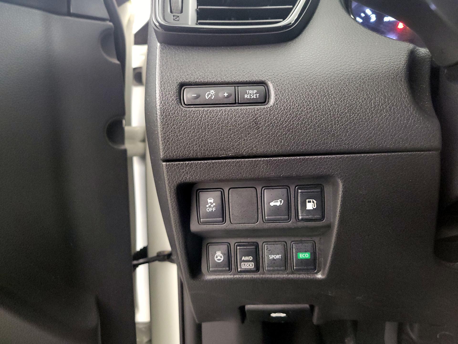 Thumbnail: 2018 Nissan Rogue - 13