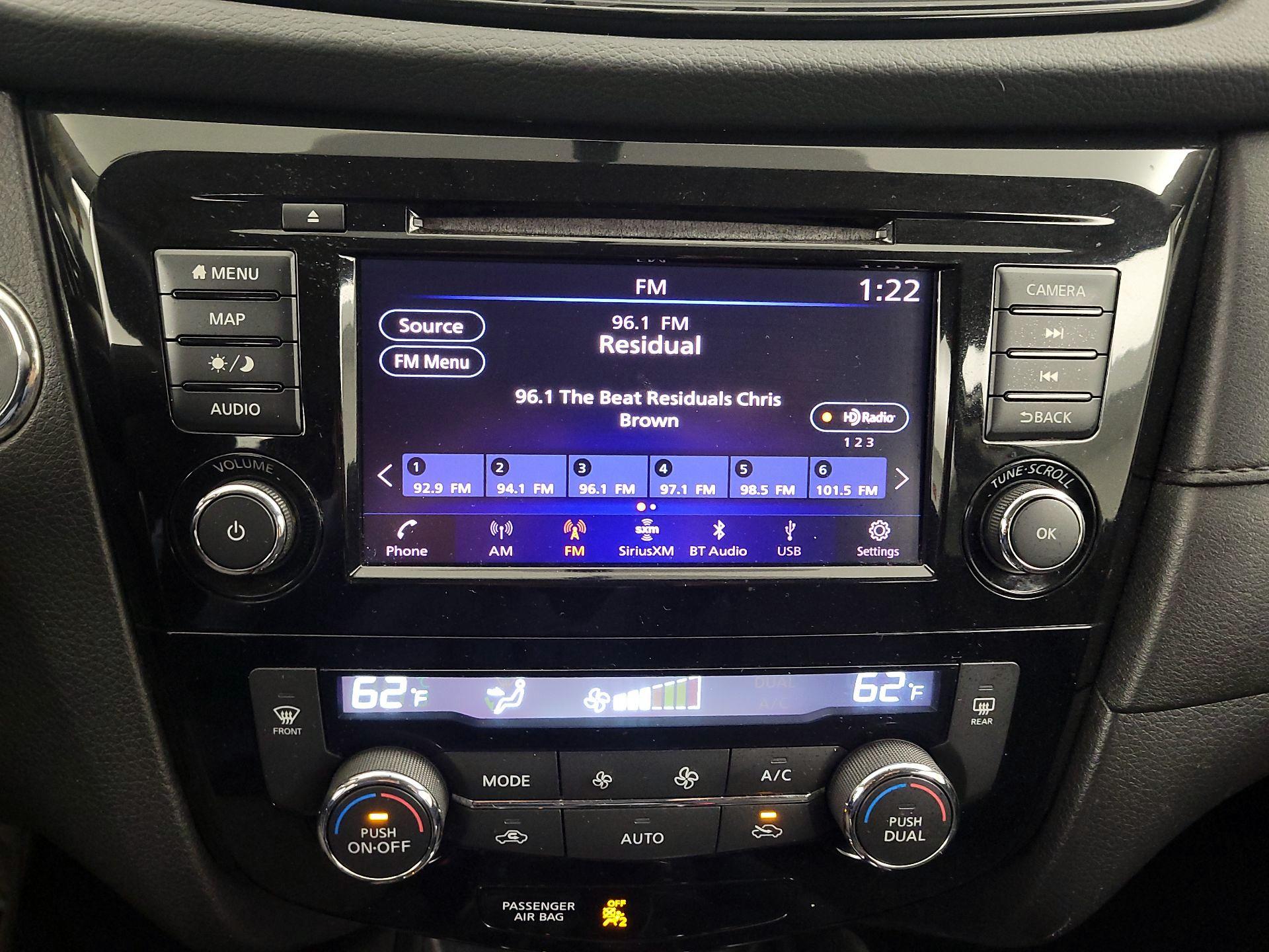 Thumbnail: 2018 Nissan Rogue - 16