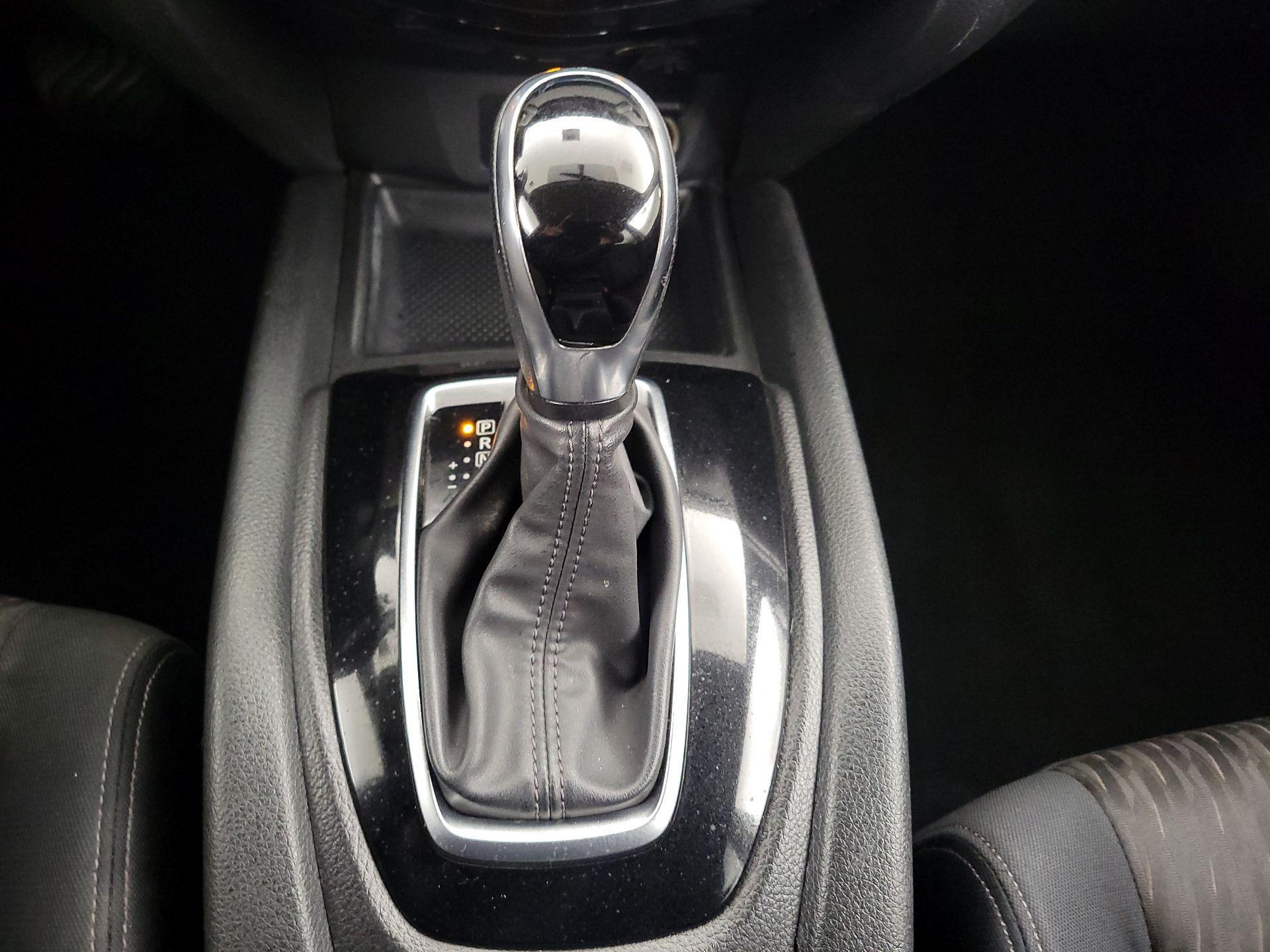 Thumbnail: 2018 Nissan Rogue - 18