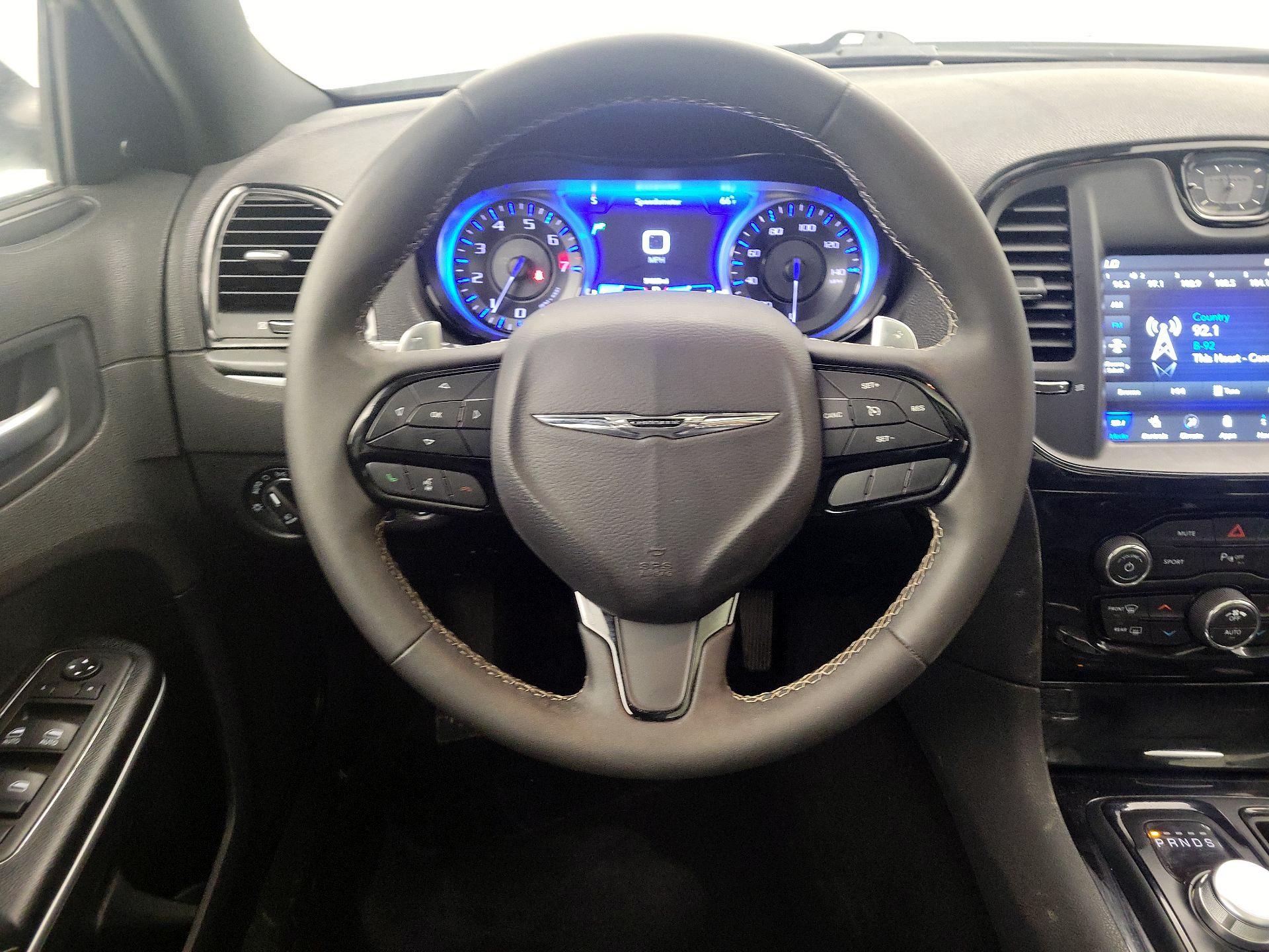 Thumbnail: 2023 Chrysler 300 - 10