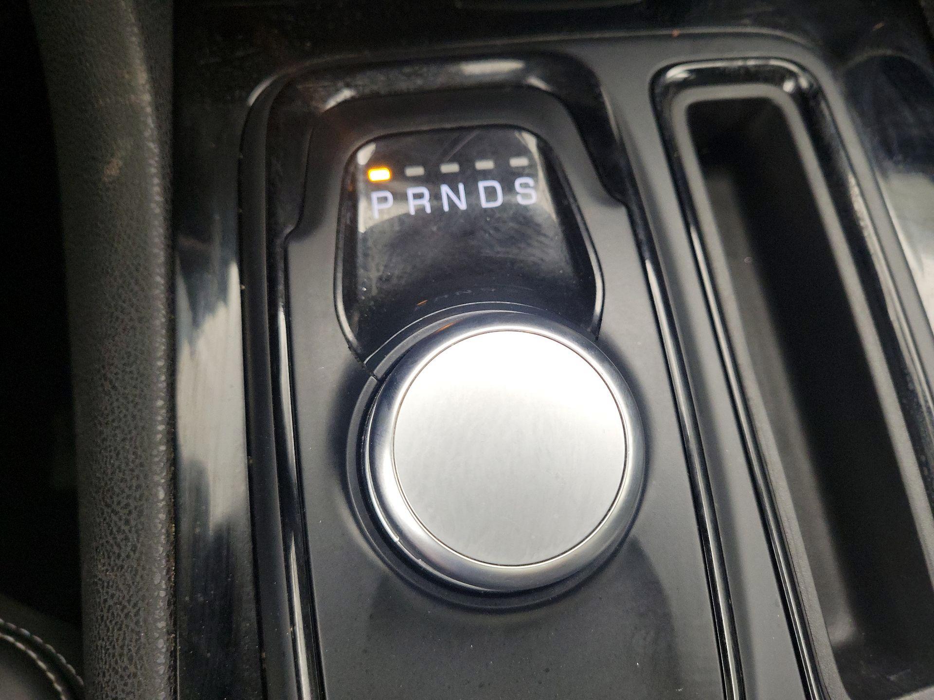 Thumbnail: 2023 Chrysler 300 - 17