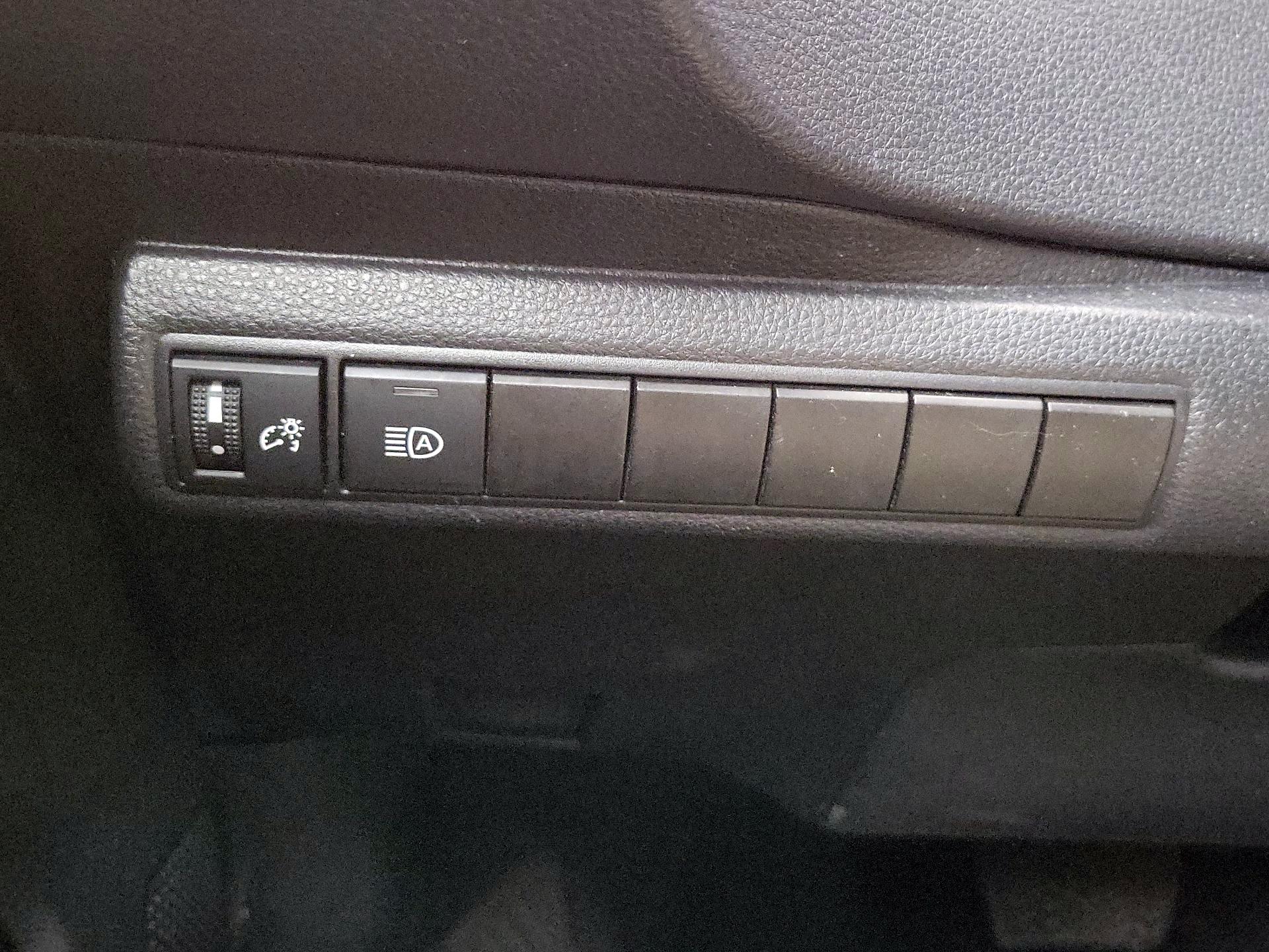 Thumbnail: 2025 Toyota Corolla - 13