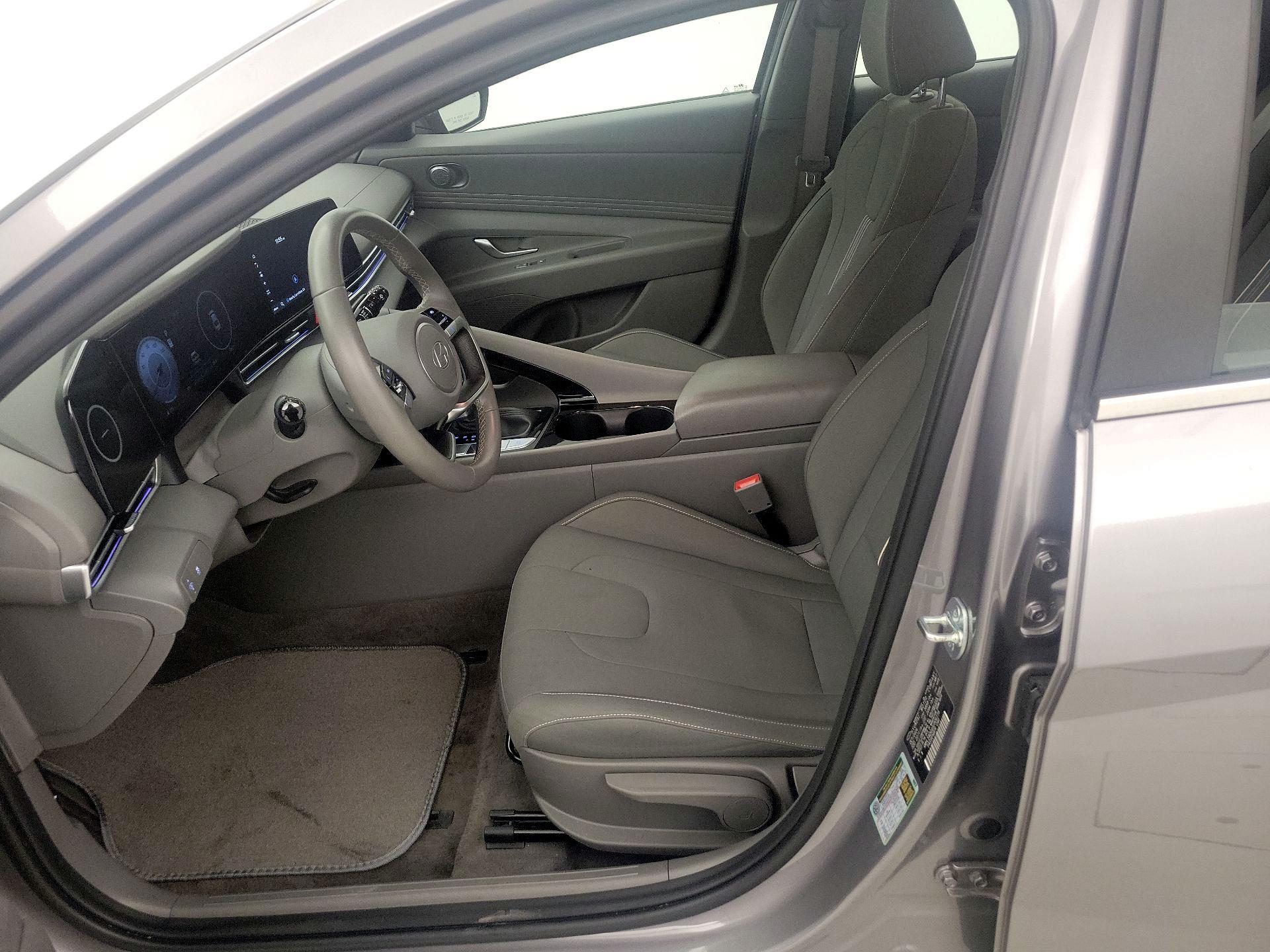 Thumbnail: 2025 Hyundai Elantra - 11