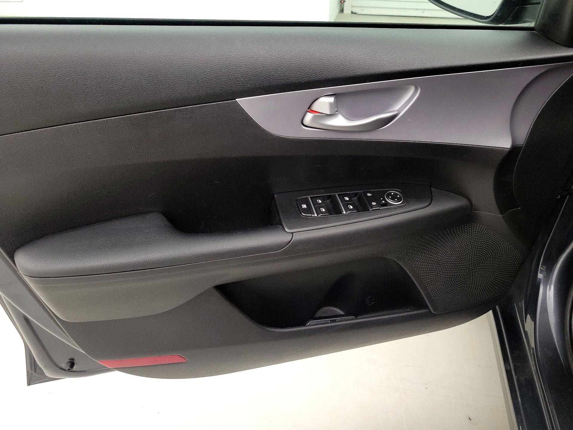 Thumbnail: 2024 Kia Forte - 12