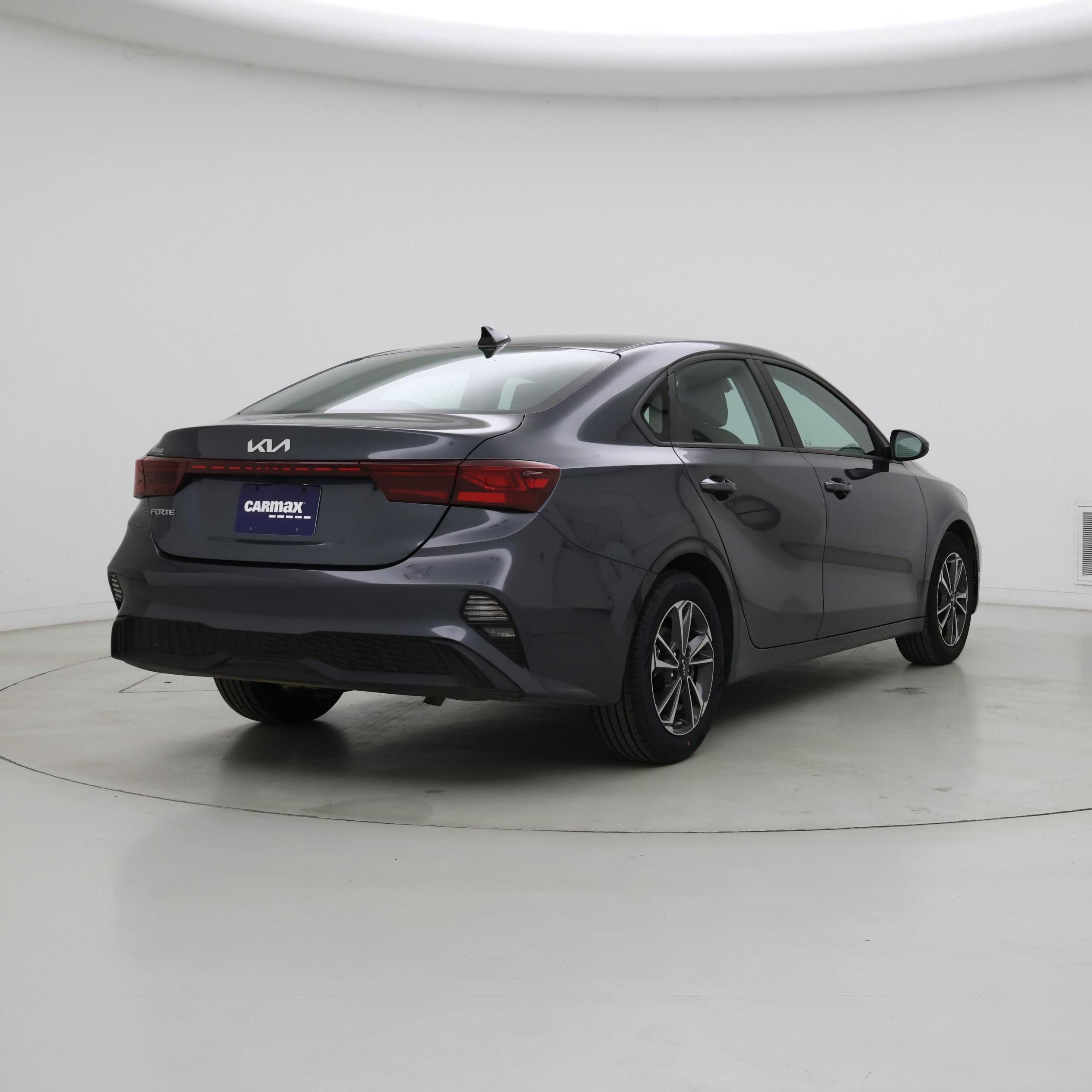 Thumbnail: 2024 Kia Forte - 8