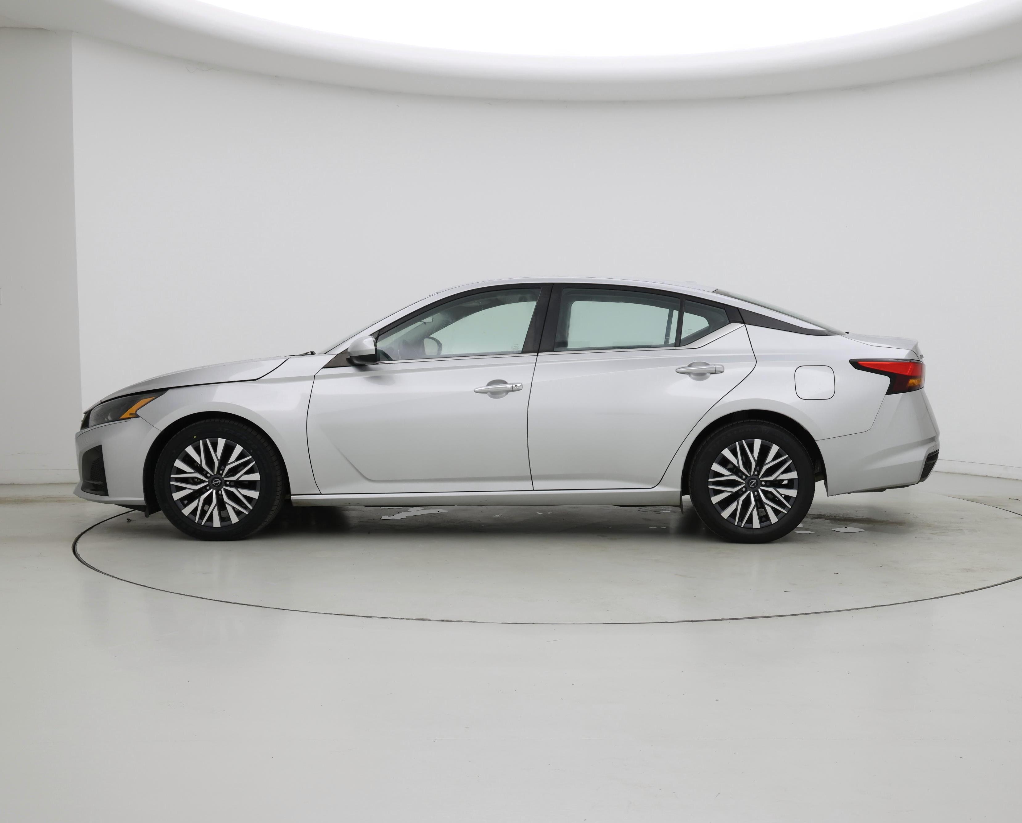 Thumbnail: 2023 Nissan Altima - 3