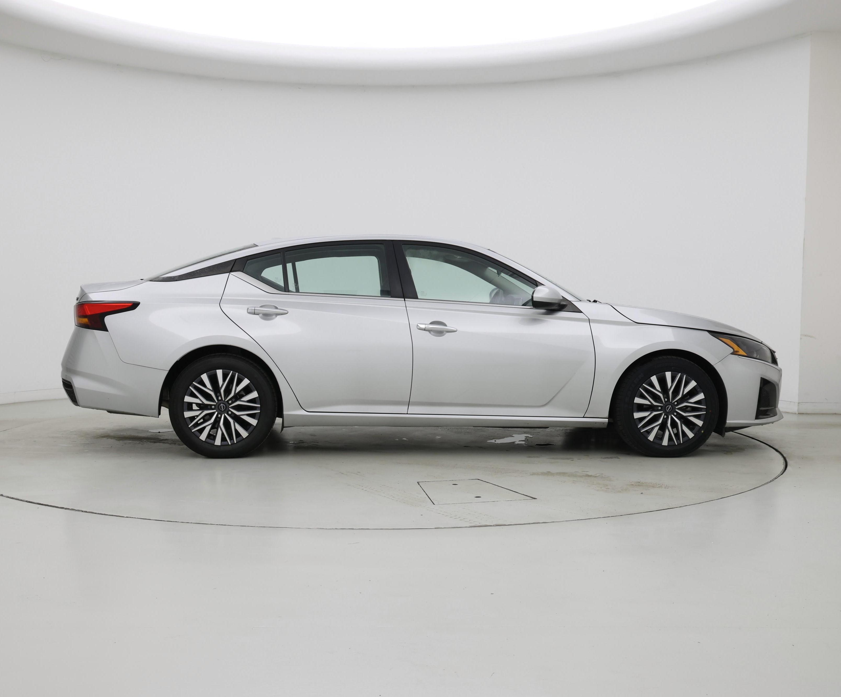 Thumbnail: 2023 Nissan Altima - 7