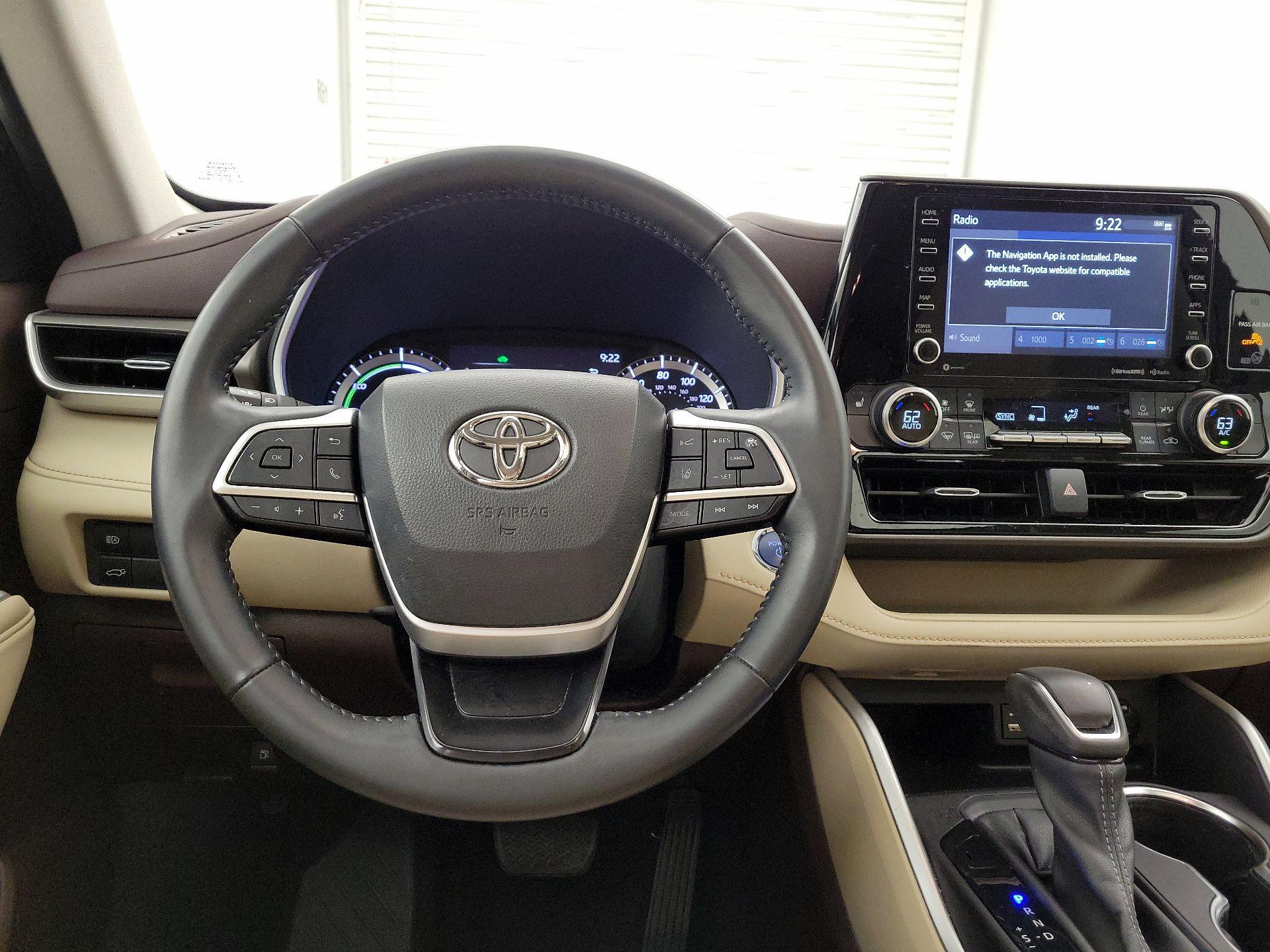 Thumbnail: 2022 Toyota Highlander - 10