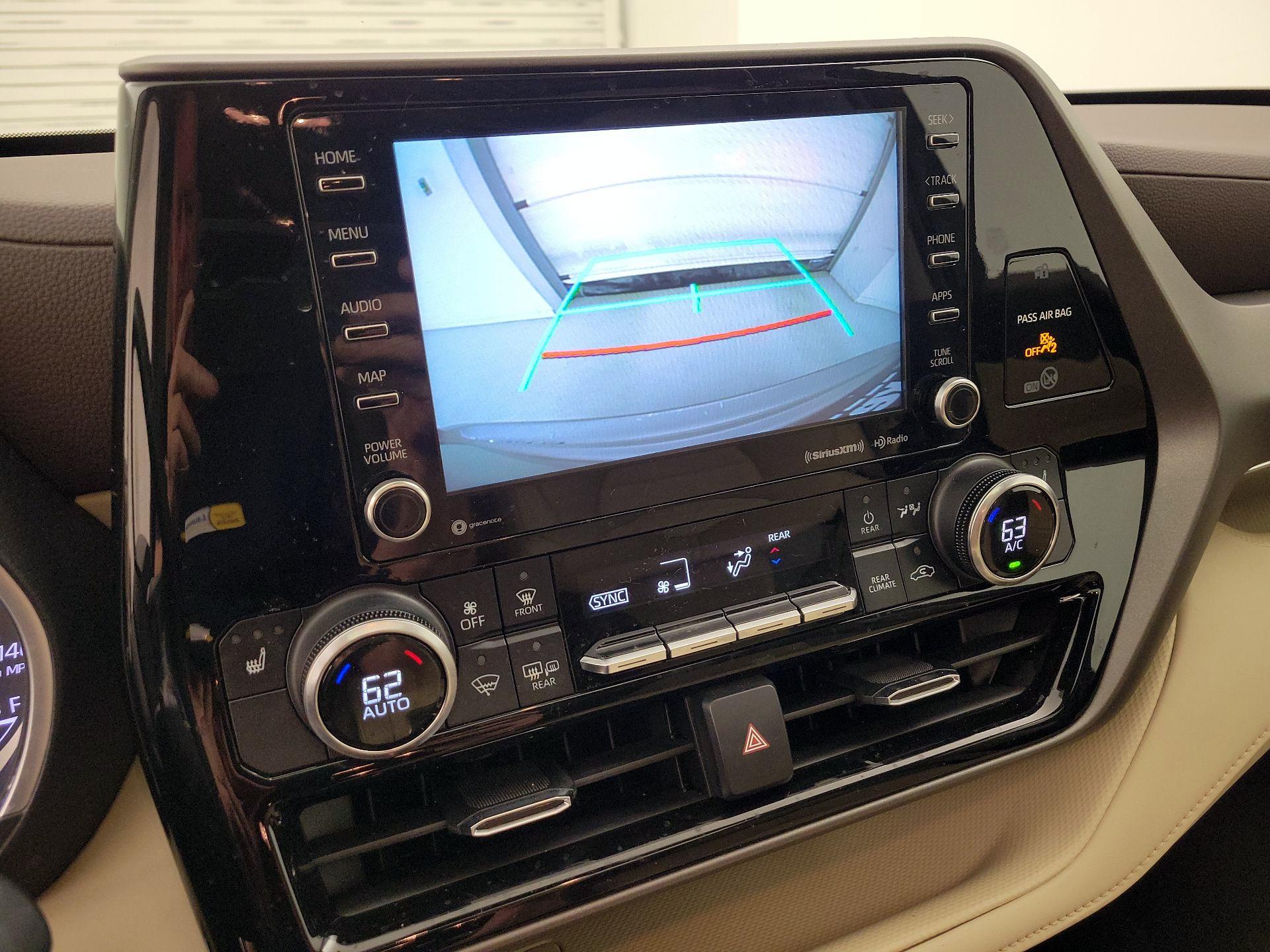 Thumbnail: 2022 Toyota Highlander - 14